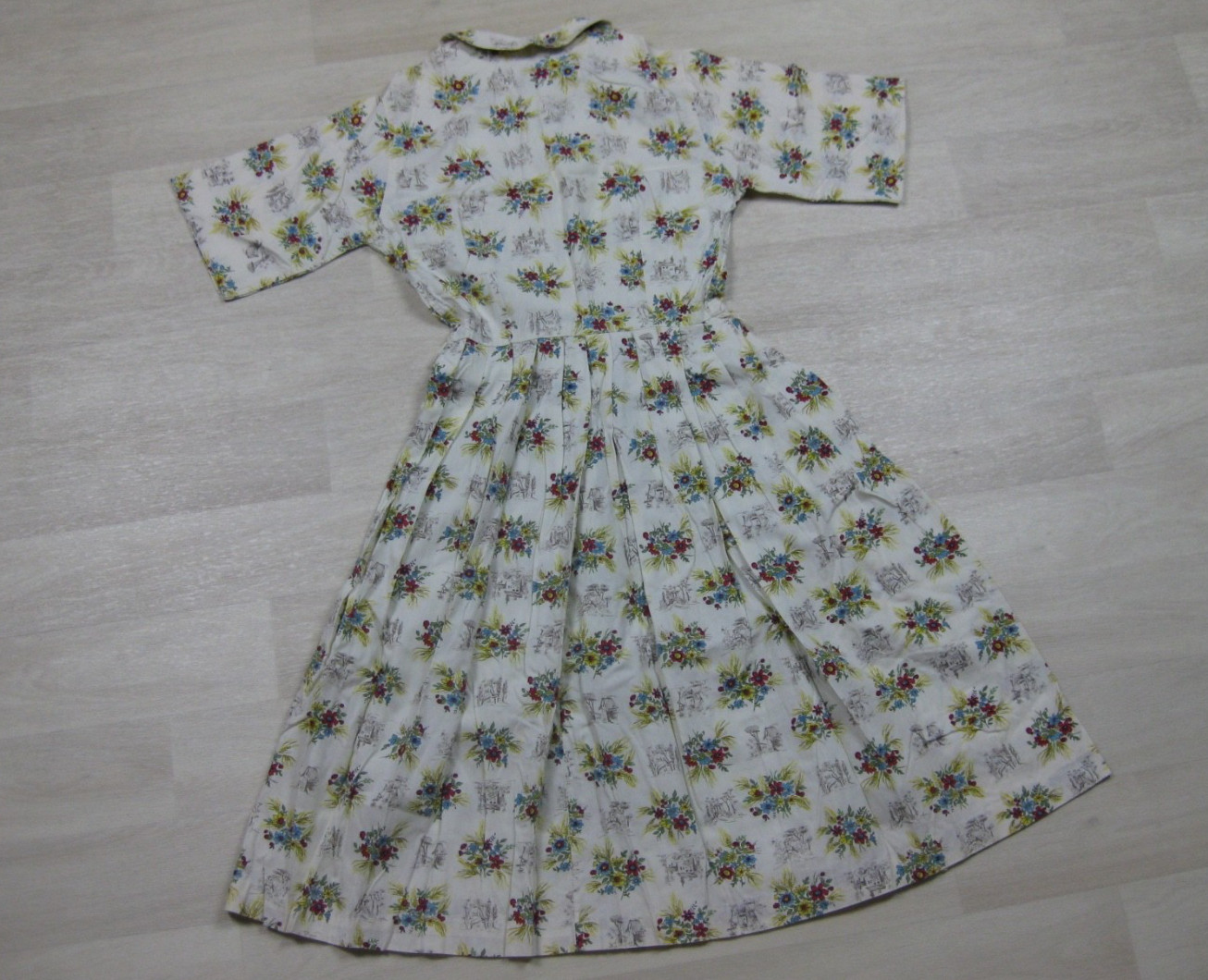 Vintage 50s Shirtwaist Day Dress (XS) Cotton Novelty Print Floral Landscape