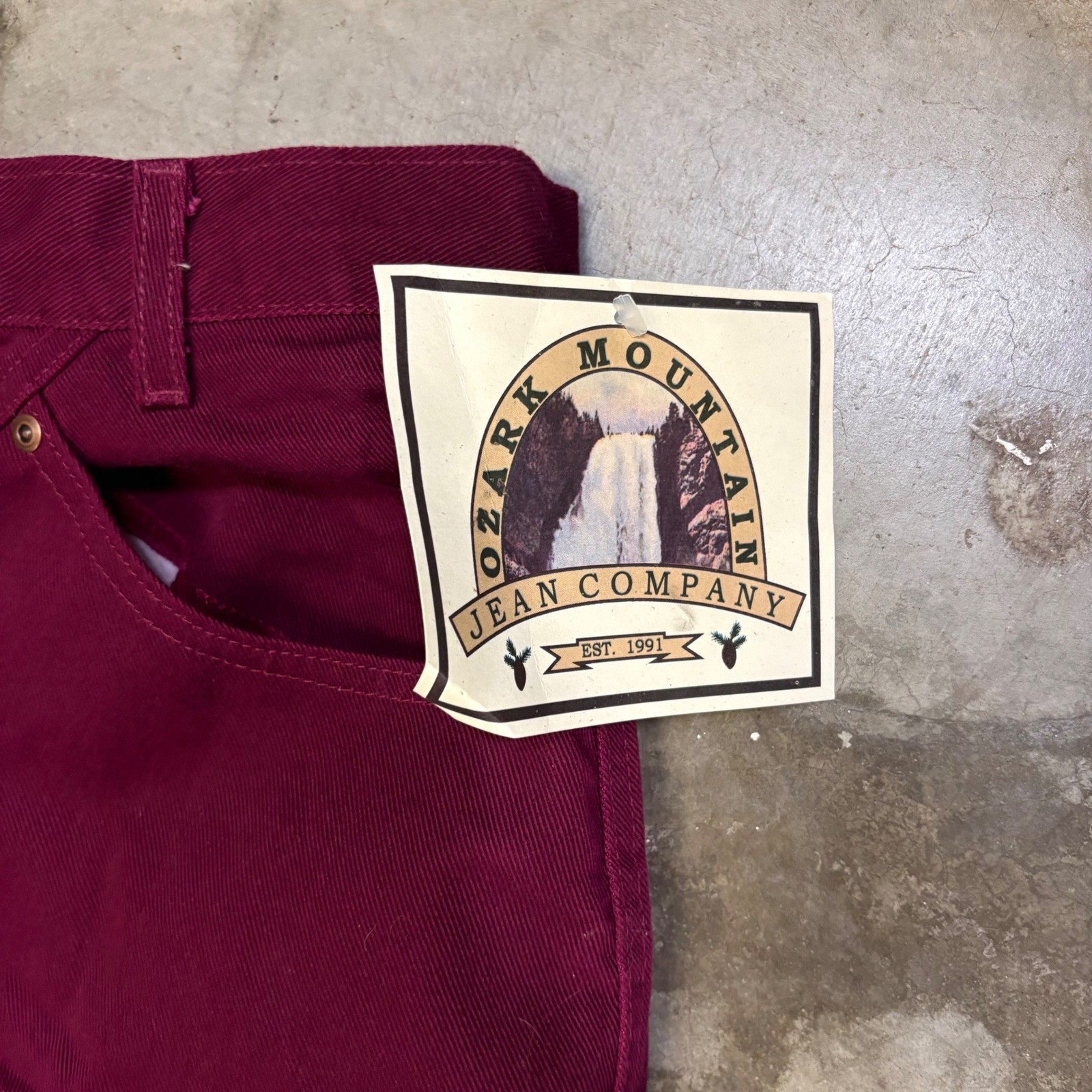Vintage Ozark Mountain Red Western V-Yoke Jeans Womens 38×34 22 USA Burgundy