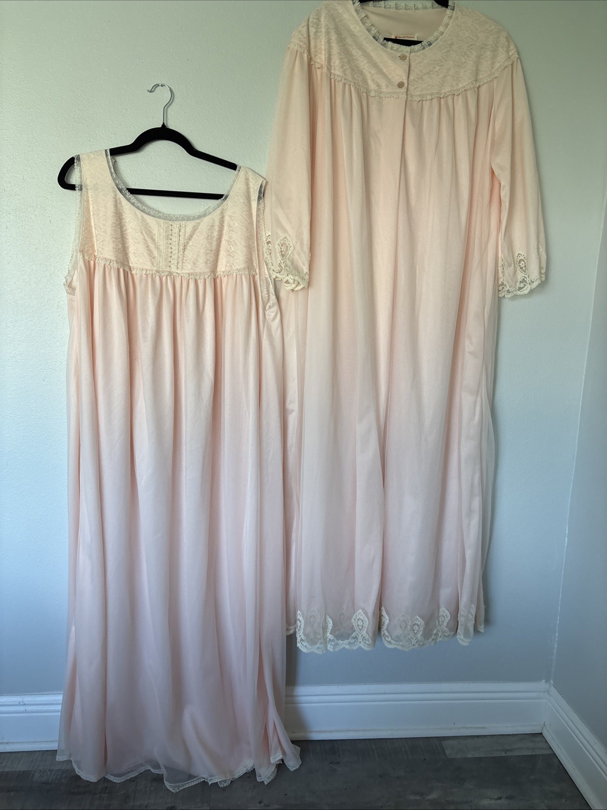 Vtg Pink Blush Evening Gown Lingerie Bridal Boutique Ivory rose Lace Detail