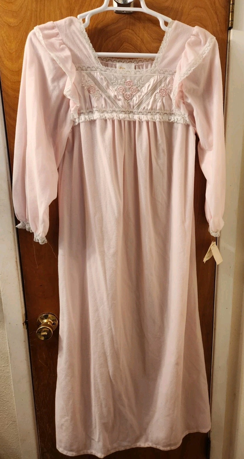 Vintage Ilise Stevens Pink Long Nightgown Sz Small Embroidered Lace Accents NWT