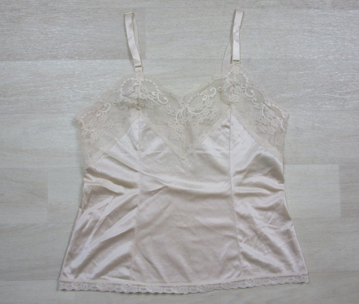 Vintage 80s Undercover Wear Nylon Cami Tank Top (S) Lace Trim Bridal Cream