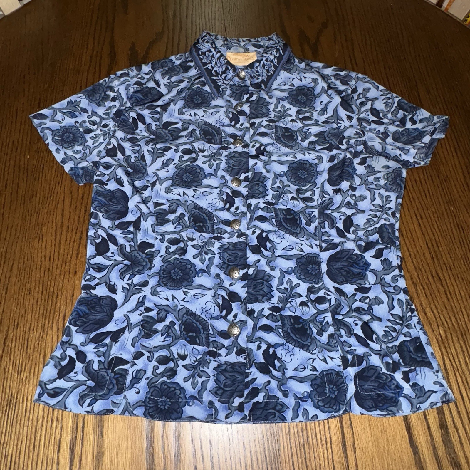 Vintage Wrangler Prairie Rose Womens Short Sleeve Button Up Shirt Rare Blue Rose