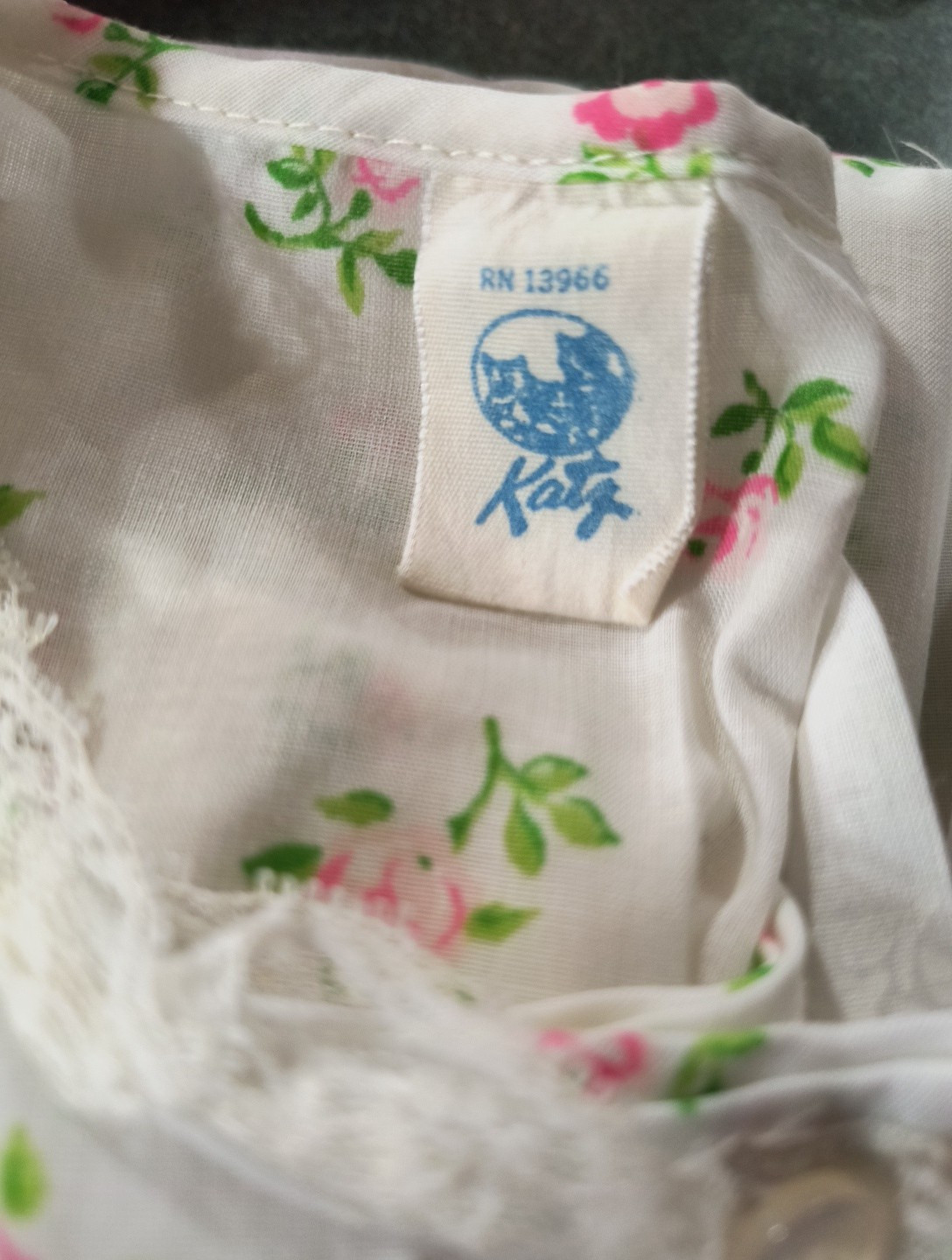Vintage Katz Button Up Lace Trim Forest Floral Pajama Top