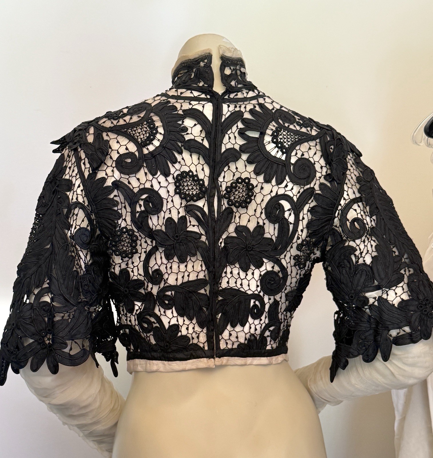 ANTIQUE BELLE EPOQUE GRAPHIC HAND TAPE LACE BODICE BEAUTIFUL DETAILS