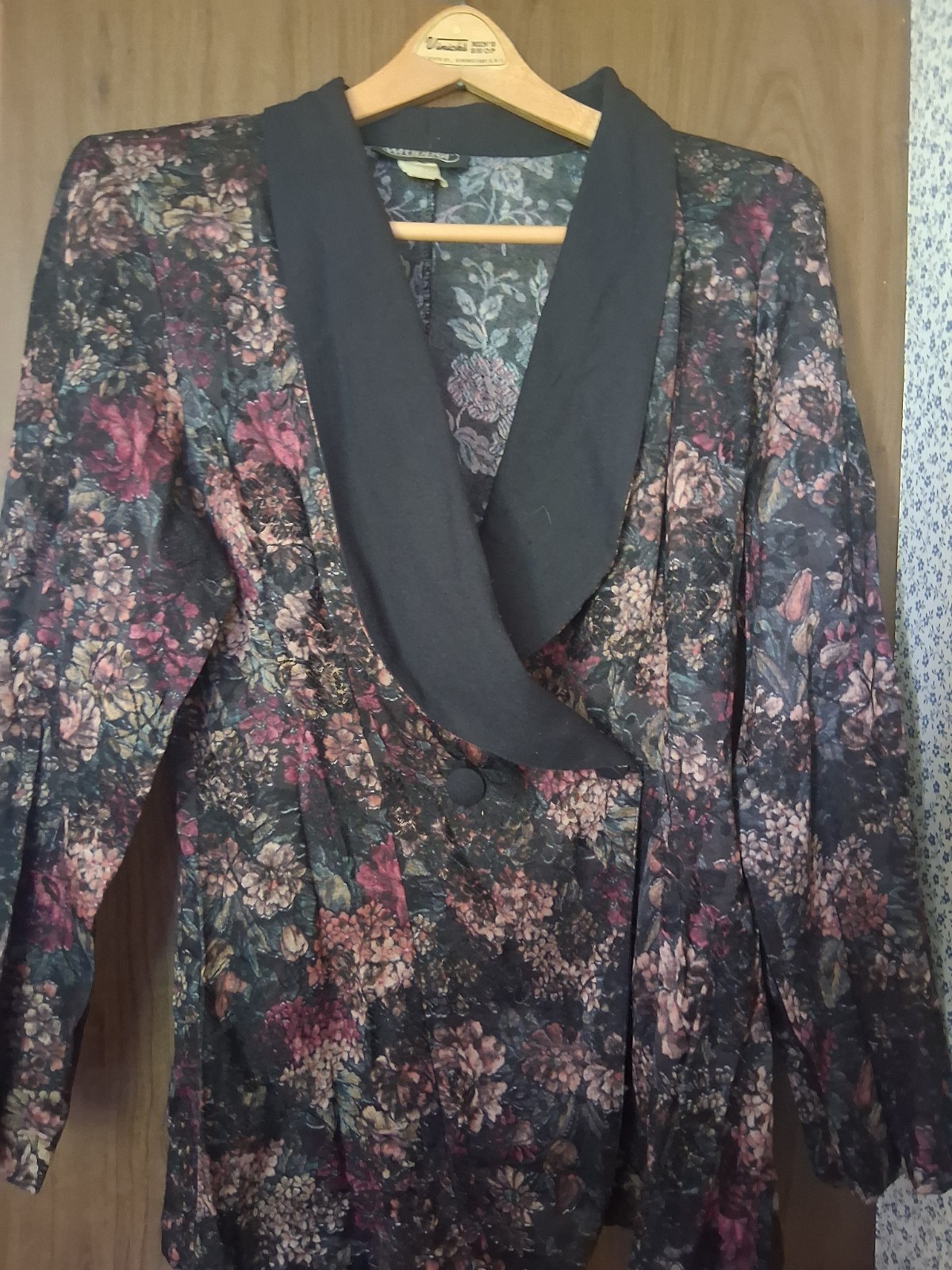 Vintage 80s Wrapper USA Dark Floral Two Button Blazer Size Small