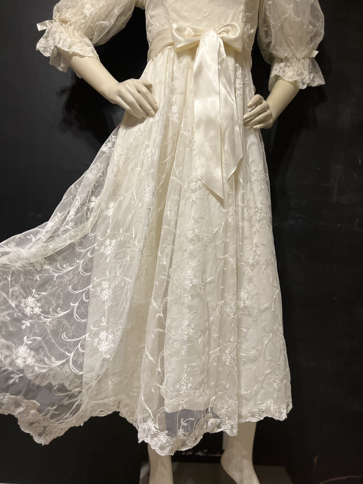 VTG 1980s ILGWU Lace Dress Square Neck Puff Sleeves Full Skirt Princess Style M