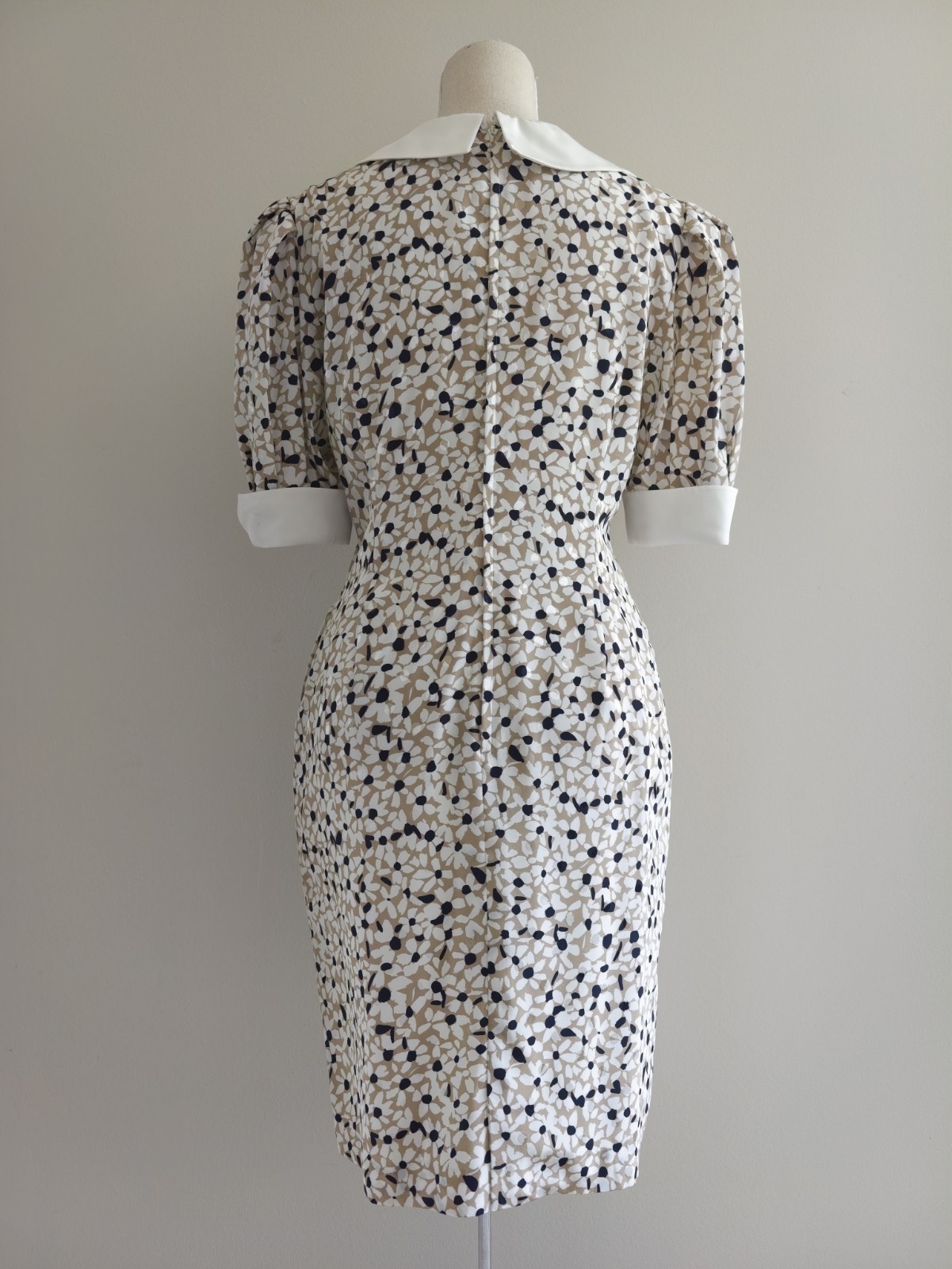 Vintage Hanae Mori Peter Collar Floral Print Sress
