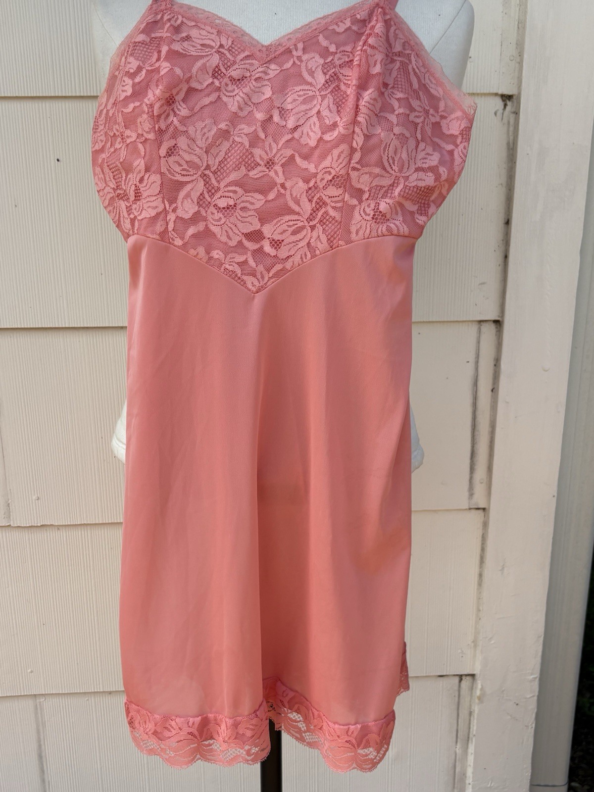 Vtg Vanity Fair Apricot Pink Lace Slip Dress Lingerie S 34 Nylon Tricot Coquette