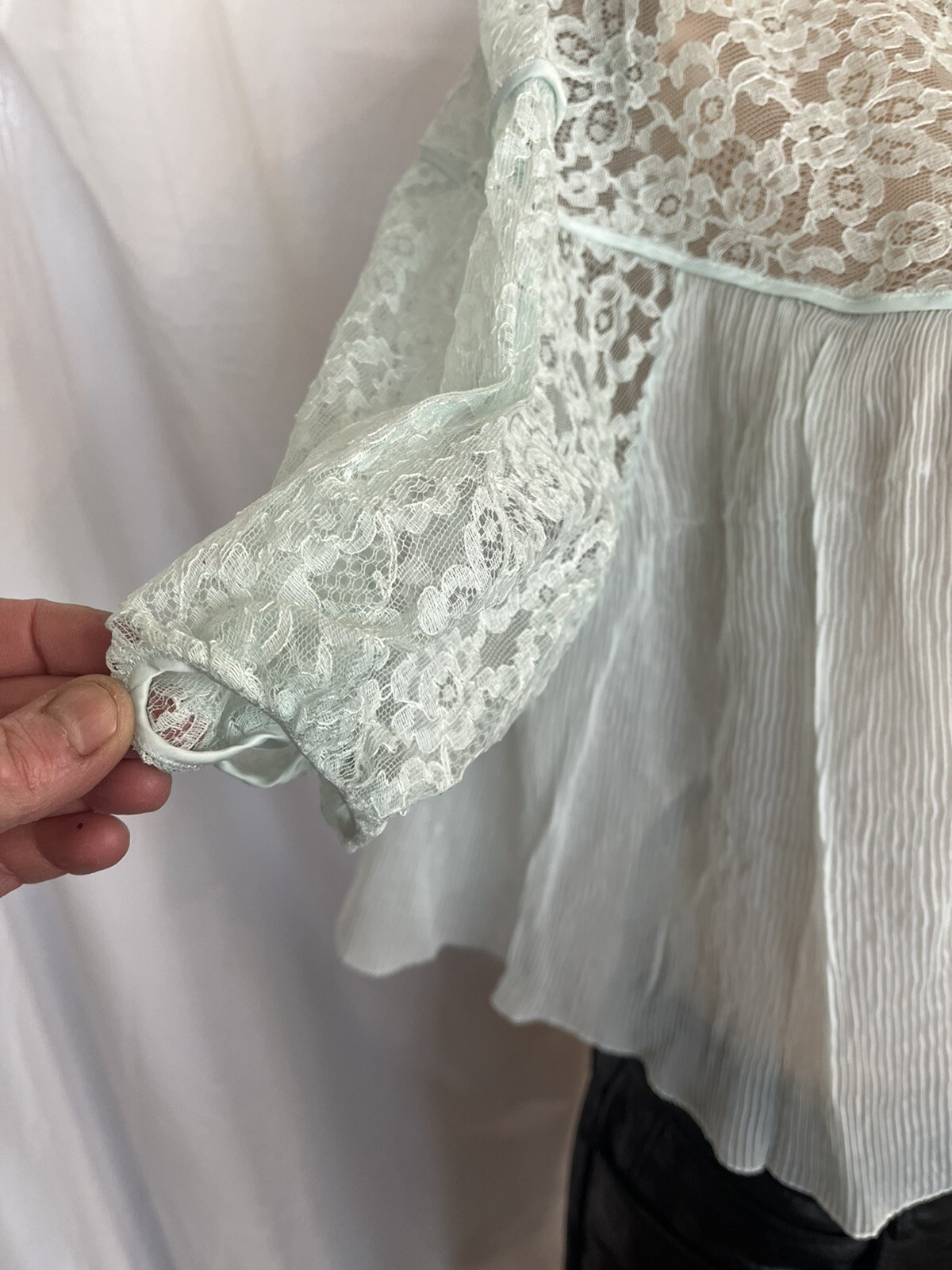 Vintage Barbizon Ariel Trefedda BED JACKET Short Peignoir Blue LACE Pleated 50s