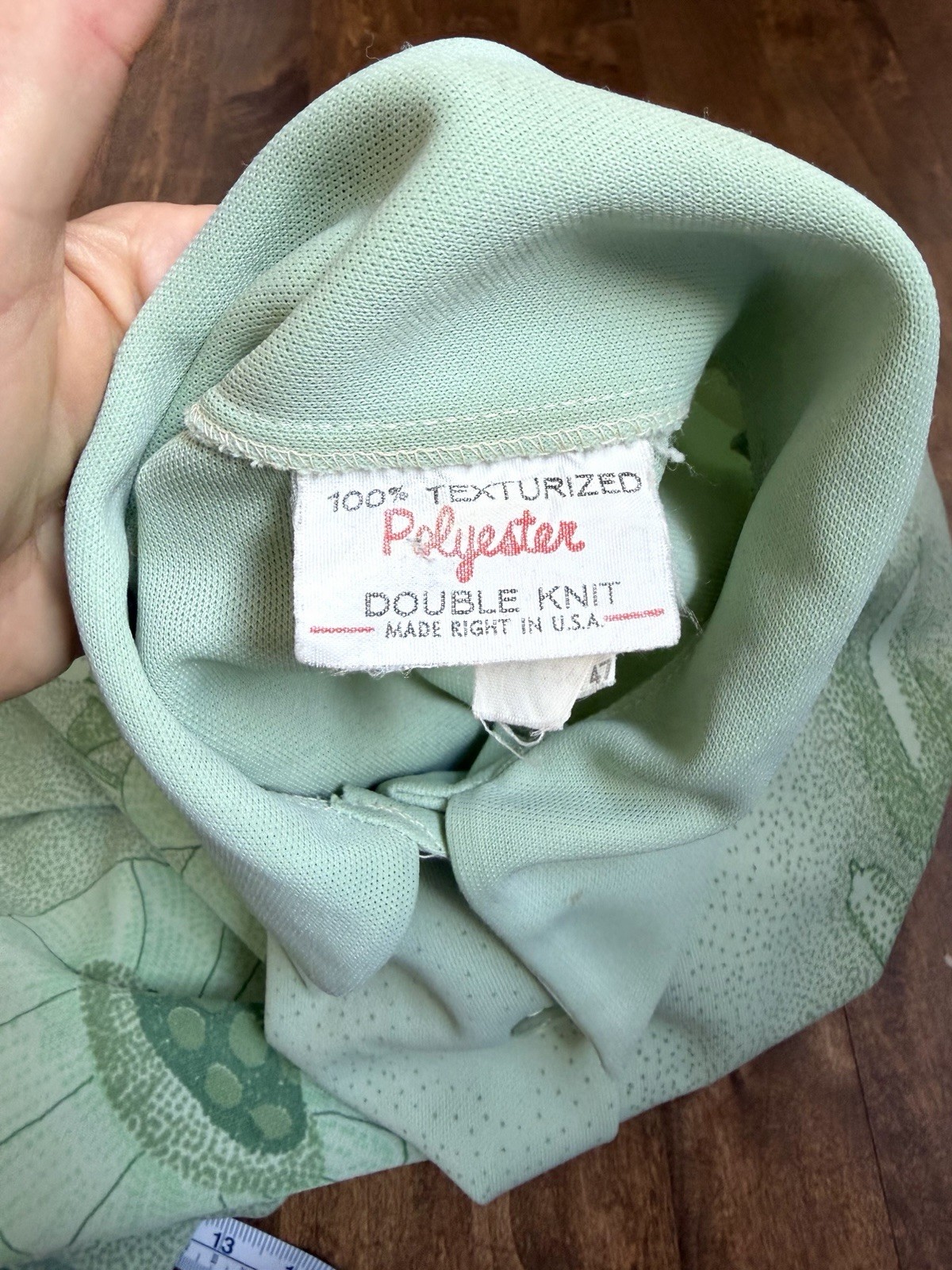 Vintage 1970s polyester shirt green floral long sleeve point collar Sz L