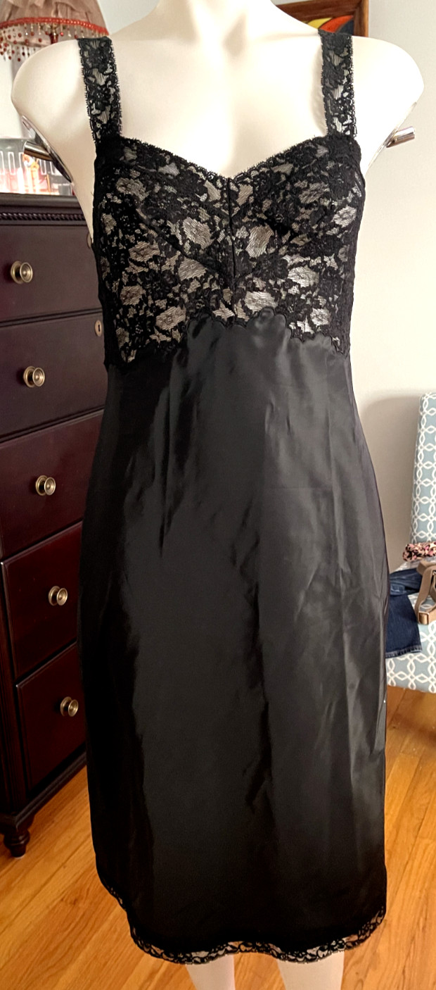 Vintage Woman’s BLACK Full Slip Dress Chemise HEAVENLY FISCHER Nylon Lace SZ 34