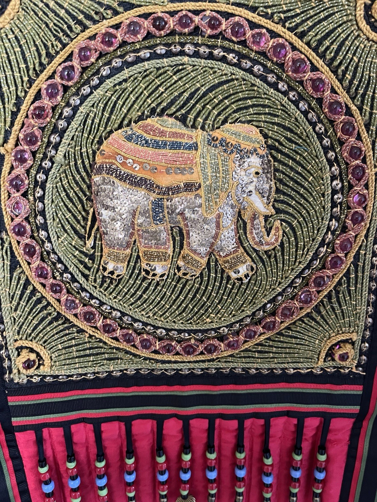 VTG Beautiful Dolores Red/Black Beaded Needlepoint Elephant Tapestry Jacket
