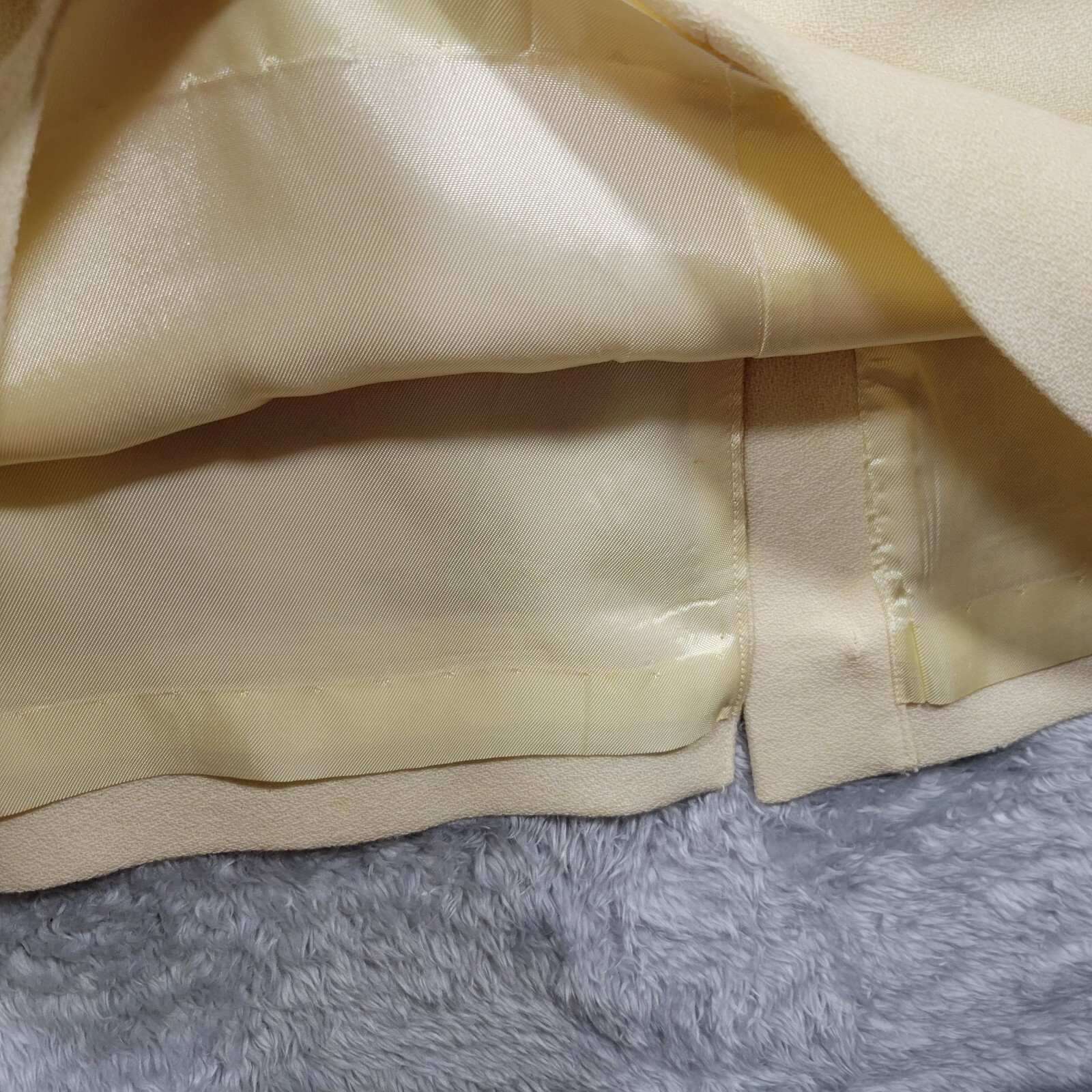 Villager Skirt Womens 10 Yellow Wool Lined Union Made USA 26×28.5 -stain