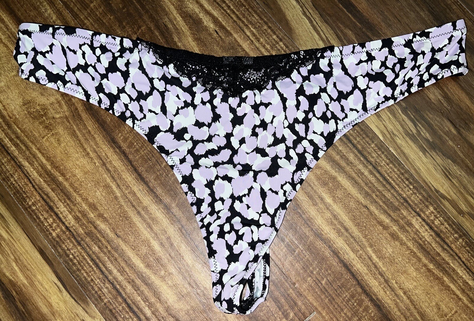 Vintage Secret Treasures High Hip Thong Animal Print Women’s XXL 22 Black Lace