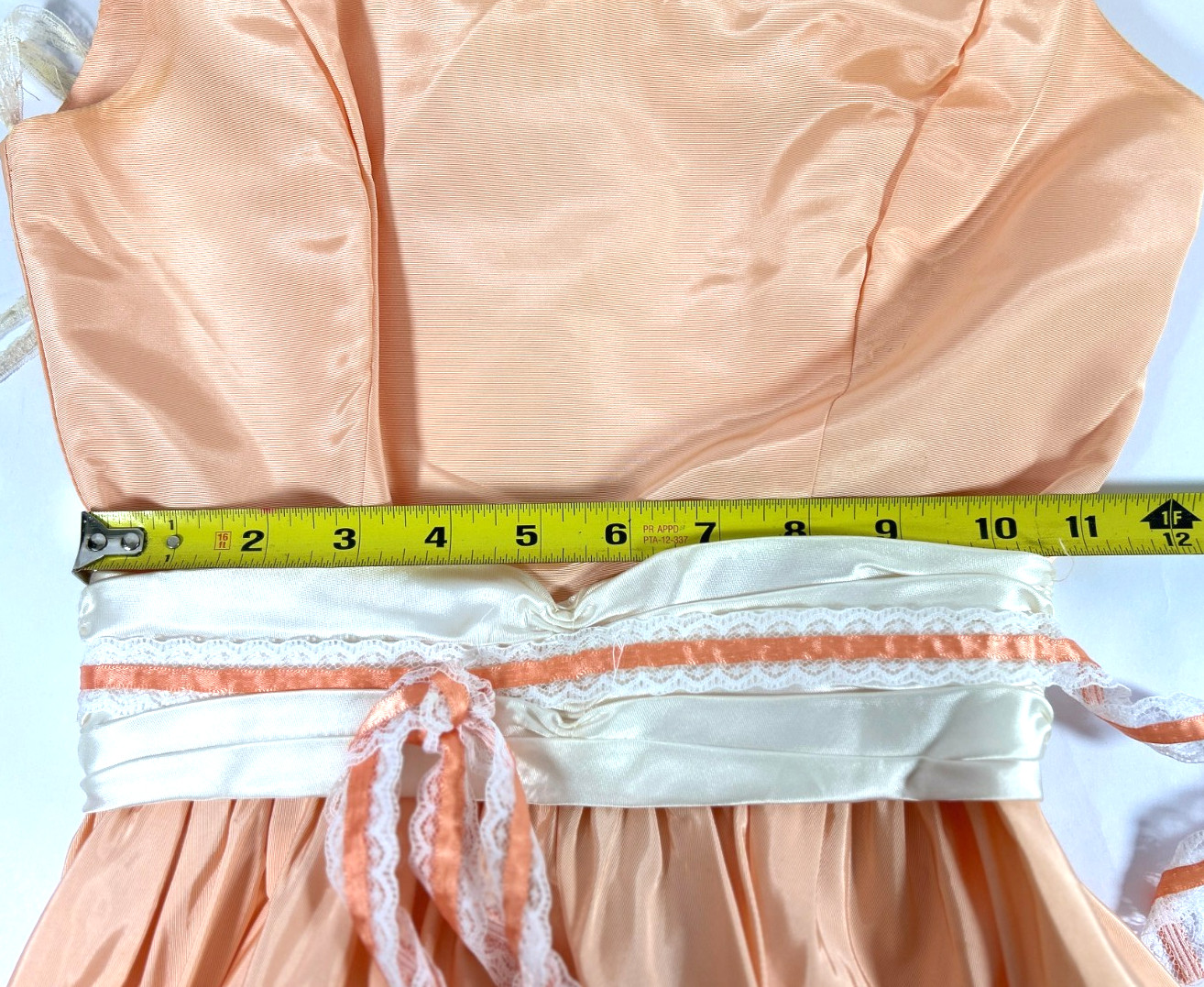 Glenrob Vintage 1980s Girls Prom Dress Peach Size 3-4 w/Lace & Rose X Small