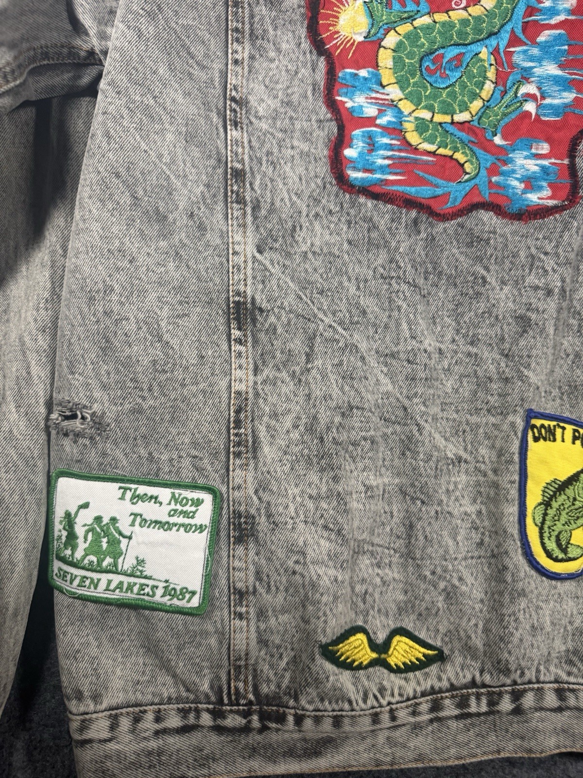 Vintage Canyon River Blues Acid Wash Denim Jacket with Multi-Theme Patches XL