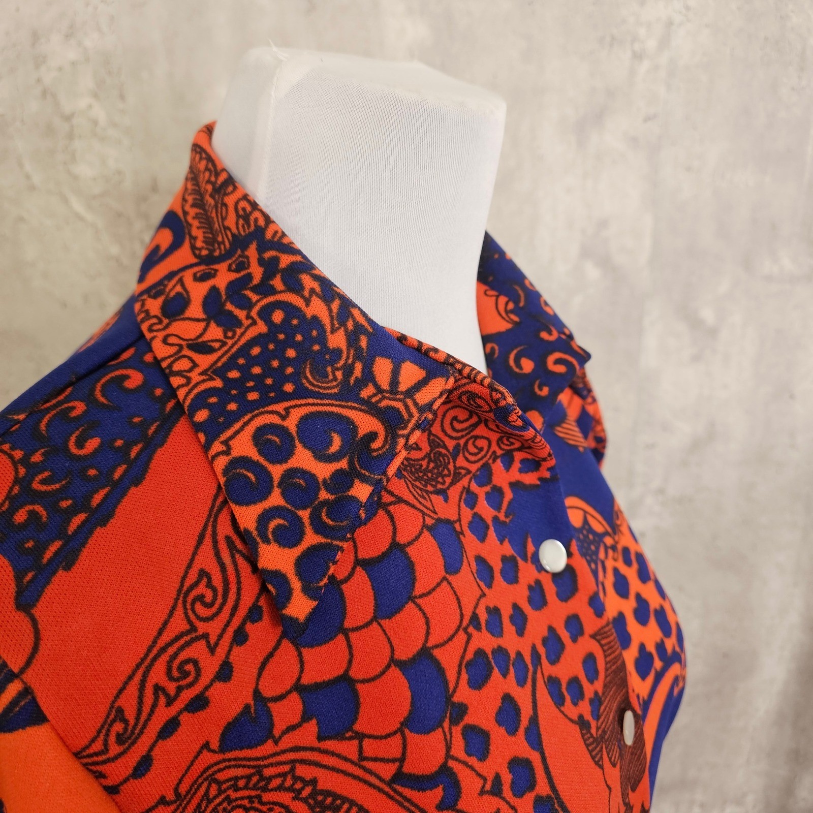 Vintage 70s Psychedelic Mod Paisley Dbl Knit poly Shirt Reddish Orange Blue