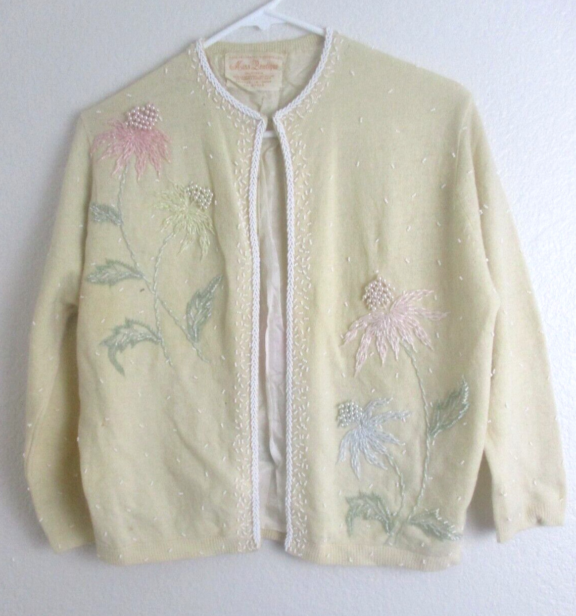 Vintage Lambs Wool Sweater Size M Lovely Flower Bead Accents Miss Boutique