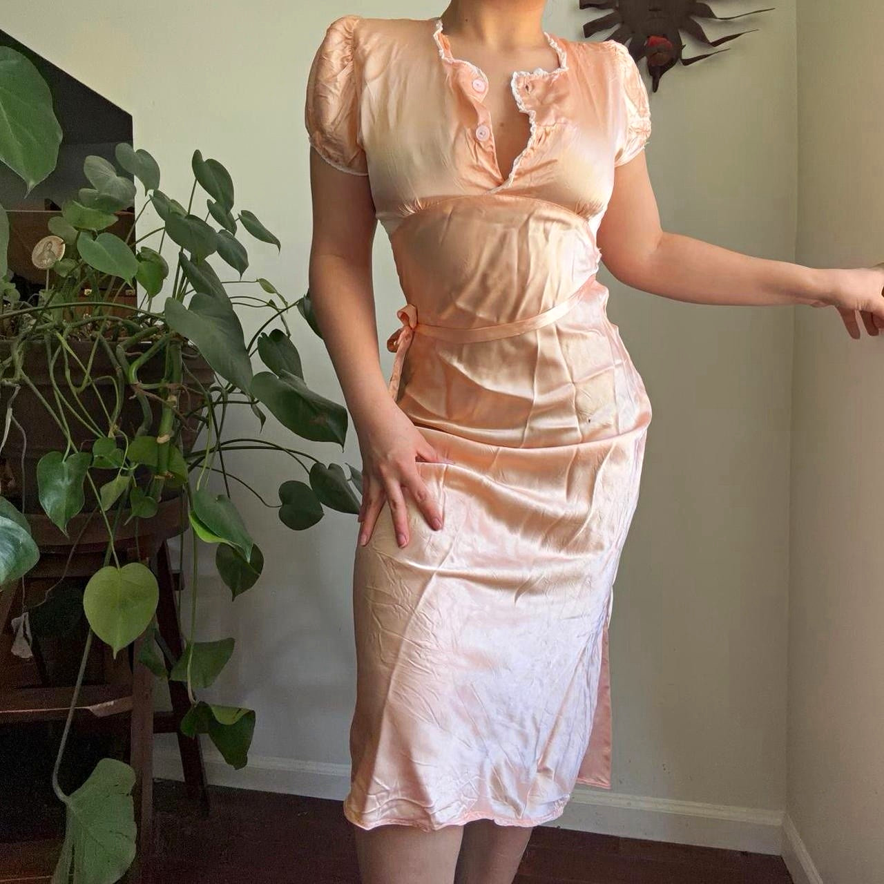 Antique 40s Peach Satin Lace Trim Short Sleeve Button-Front Nightgown