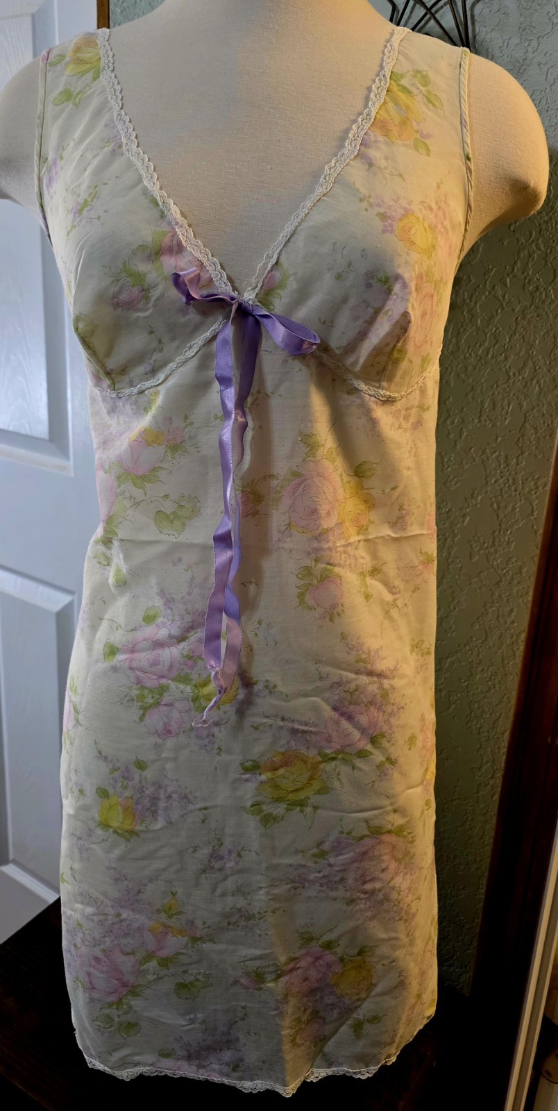 Vintage Altered? Thin Material Nightgown – Sleeveless – Cottage Core. – Granny