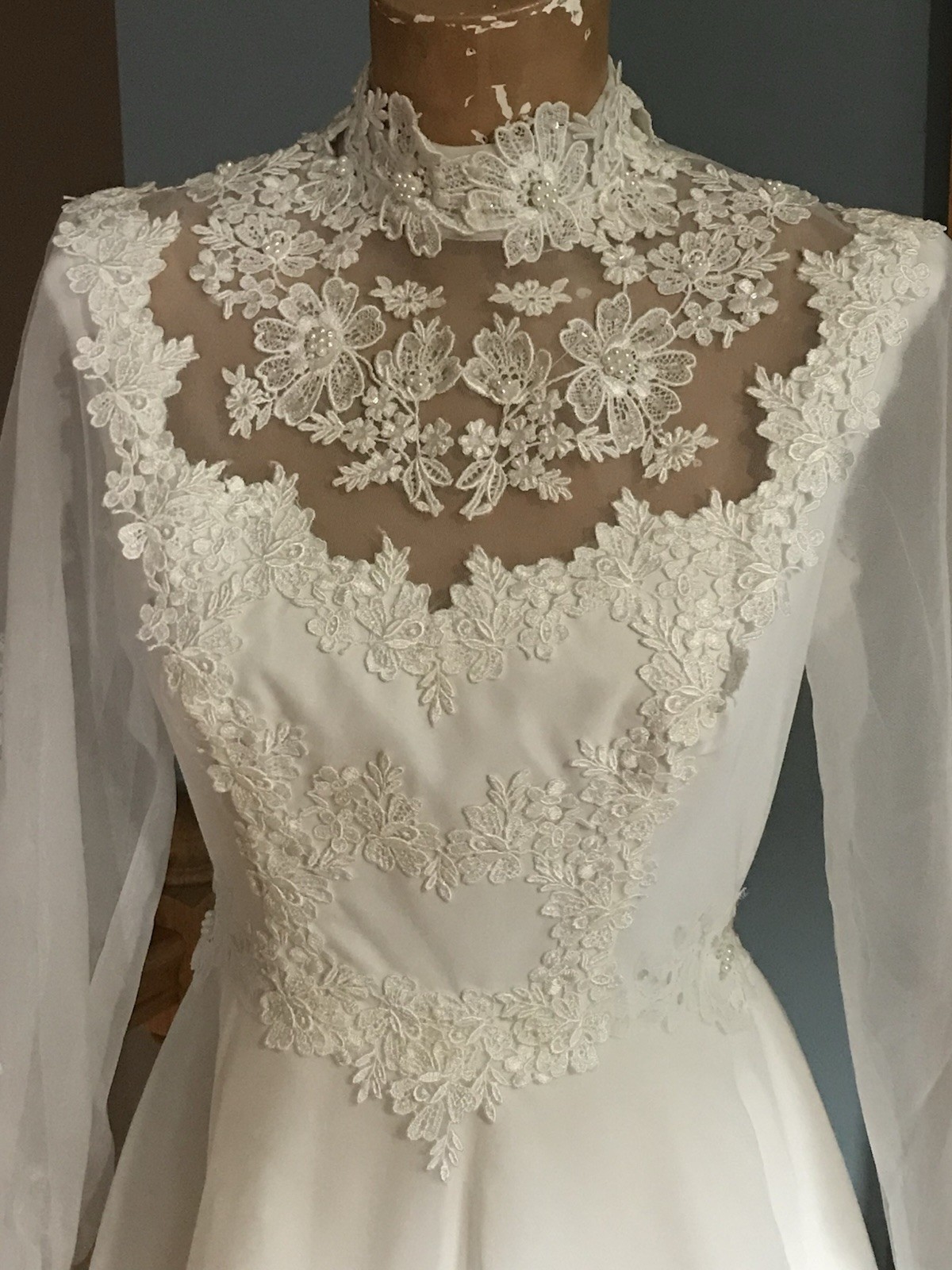 Vintage Lace Pearl Appliqué High Neck Long Sheer Sleeve 1970s Wedding Gown S/M