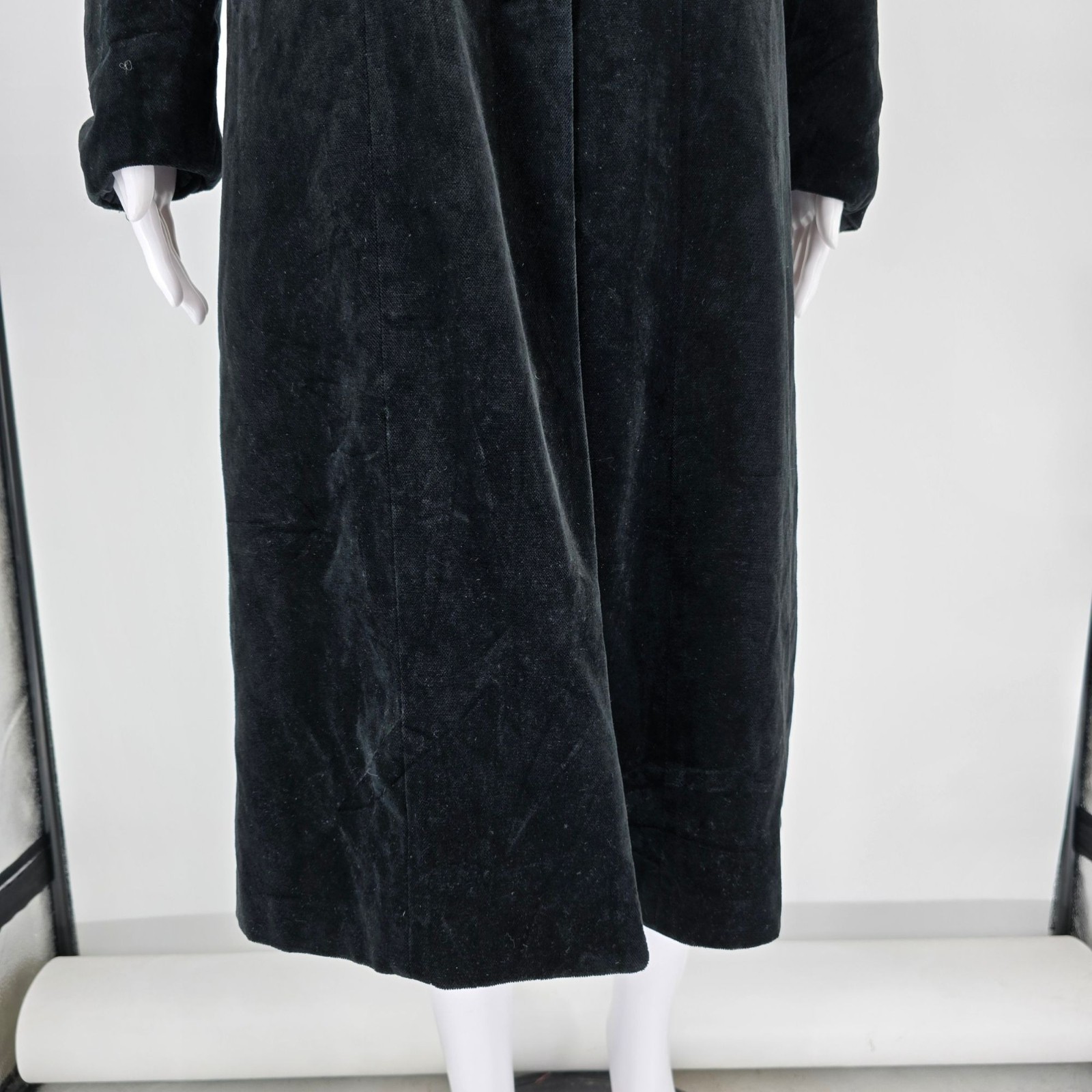 Vintage 1990s JS Collections Made in Canada Women’s Black Velvet Long Coat (M)
