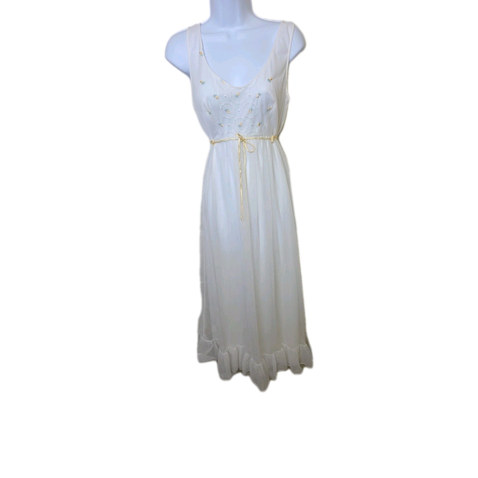 Vtg Miss Elaine White Embroidered Ruffle Partial Sweep Layered Chiffon Size M
