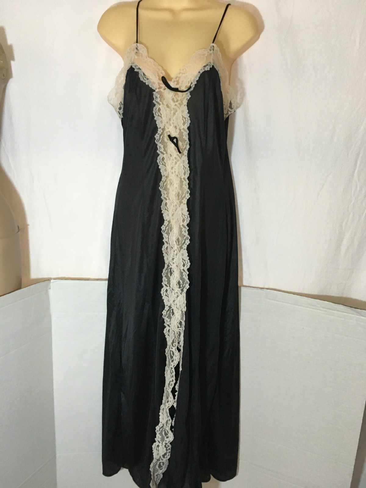 M Vtg SHEER Floral Lace INSERT Long Nightgown Maxi Gown Ivory Black Front Slit