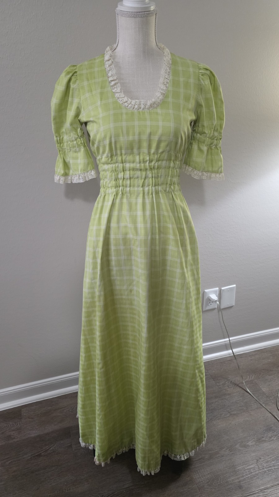 Vintage 70s Prairie Dress XS Green Maxi Check Puff Sleeve Cottagecore Lace Trim