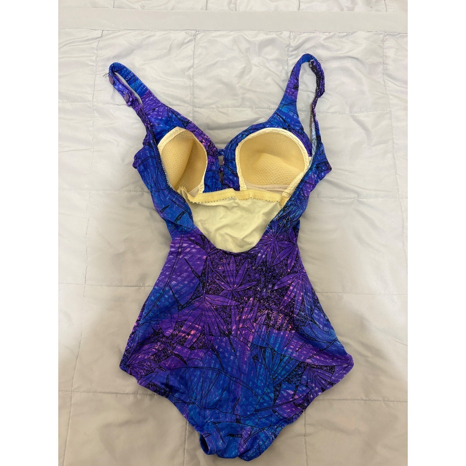 Vintage 70s Roxanne Blue Leaf Print One Piece Swimsuit Size 10/32 B Underwire