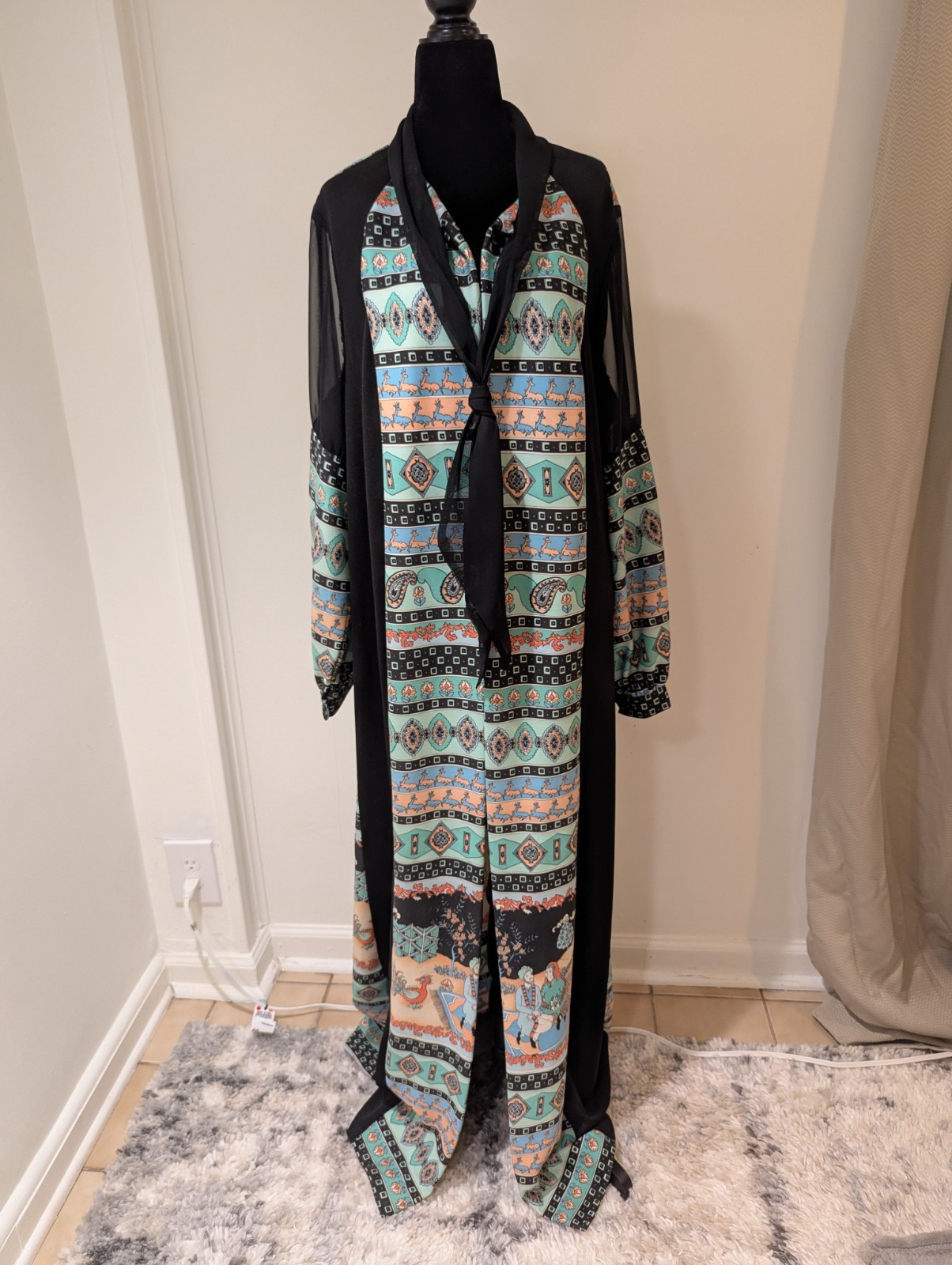 Vintage 1970s Unbranded Robe House Dress Persian Asian Deer Paisley Lotus Green