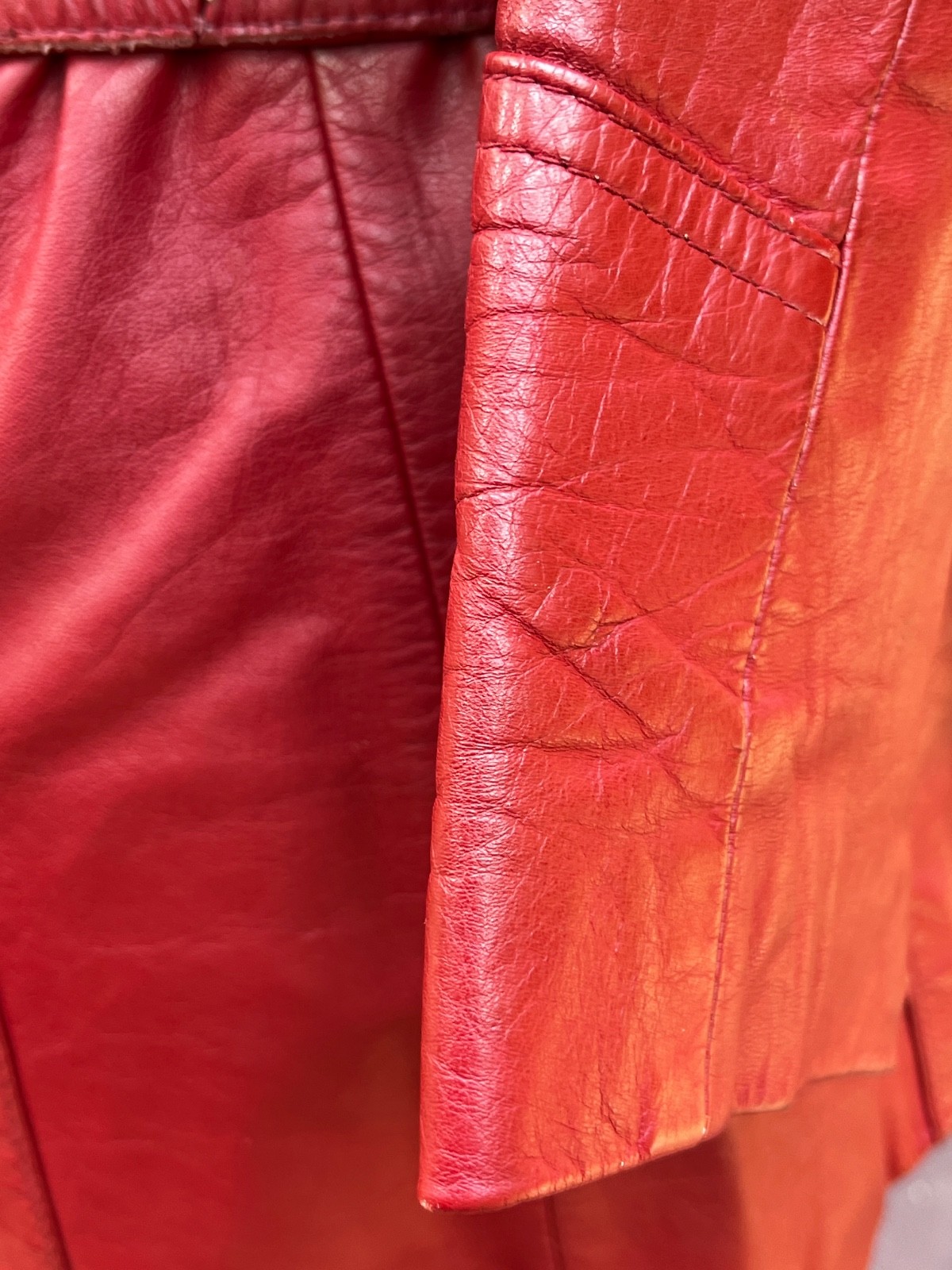 Vintage 70’s Mod Dark Red Women’s Leather Jacket Size Large READ