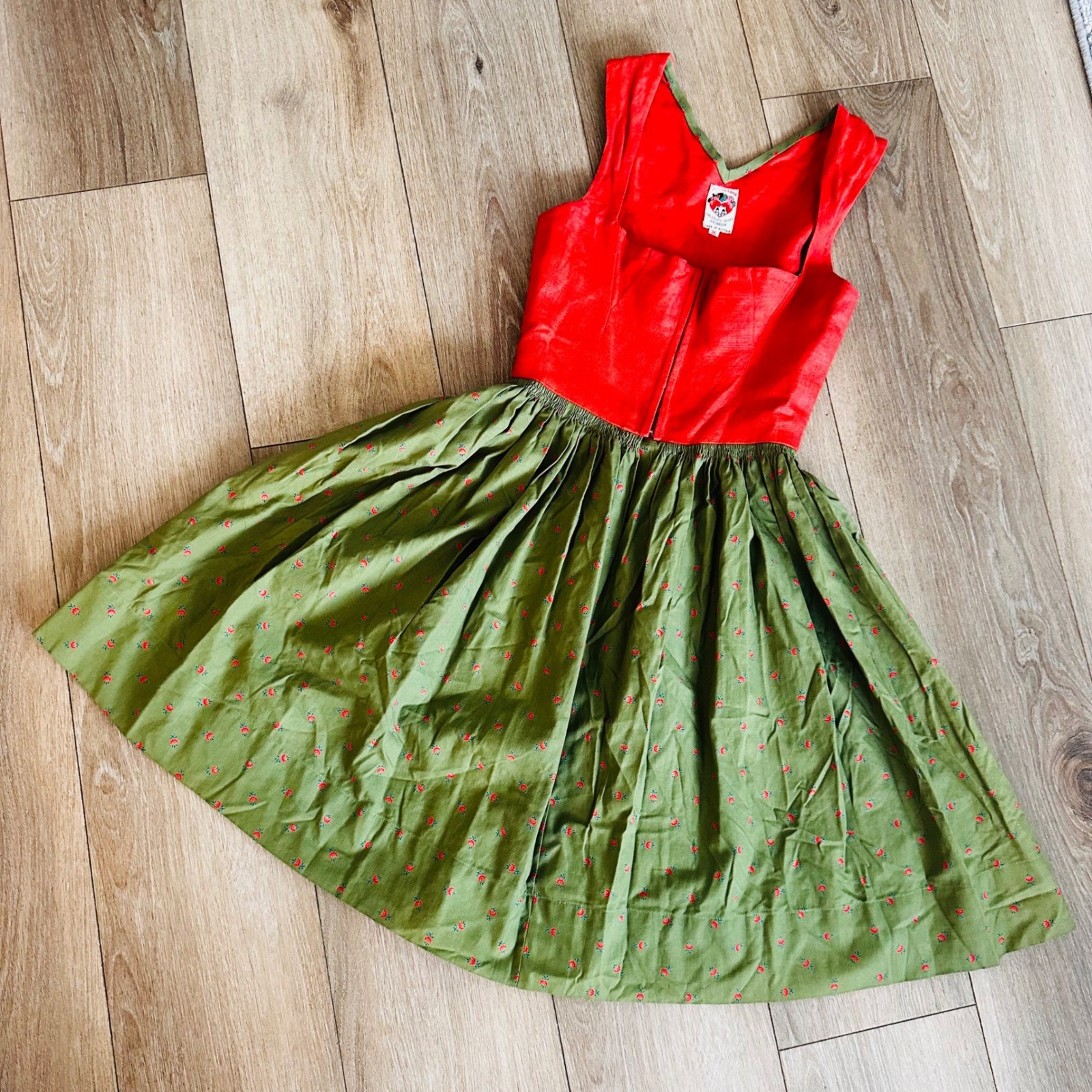 Original-Lanz Salzburg Austrian Dirndl Dress Red Green Floral Vintage Size 36