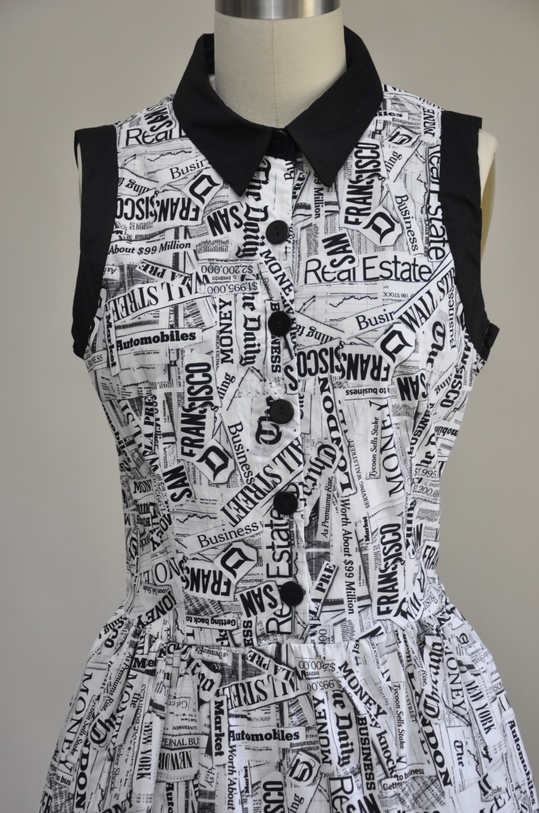 Vintage 1950s STYLE Novelty Print Retrolicious newspaper print cotton dress S/M