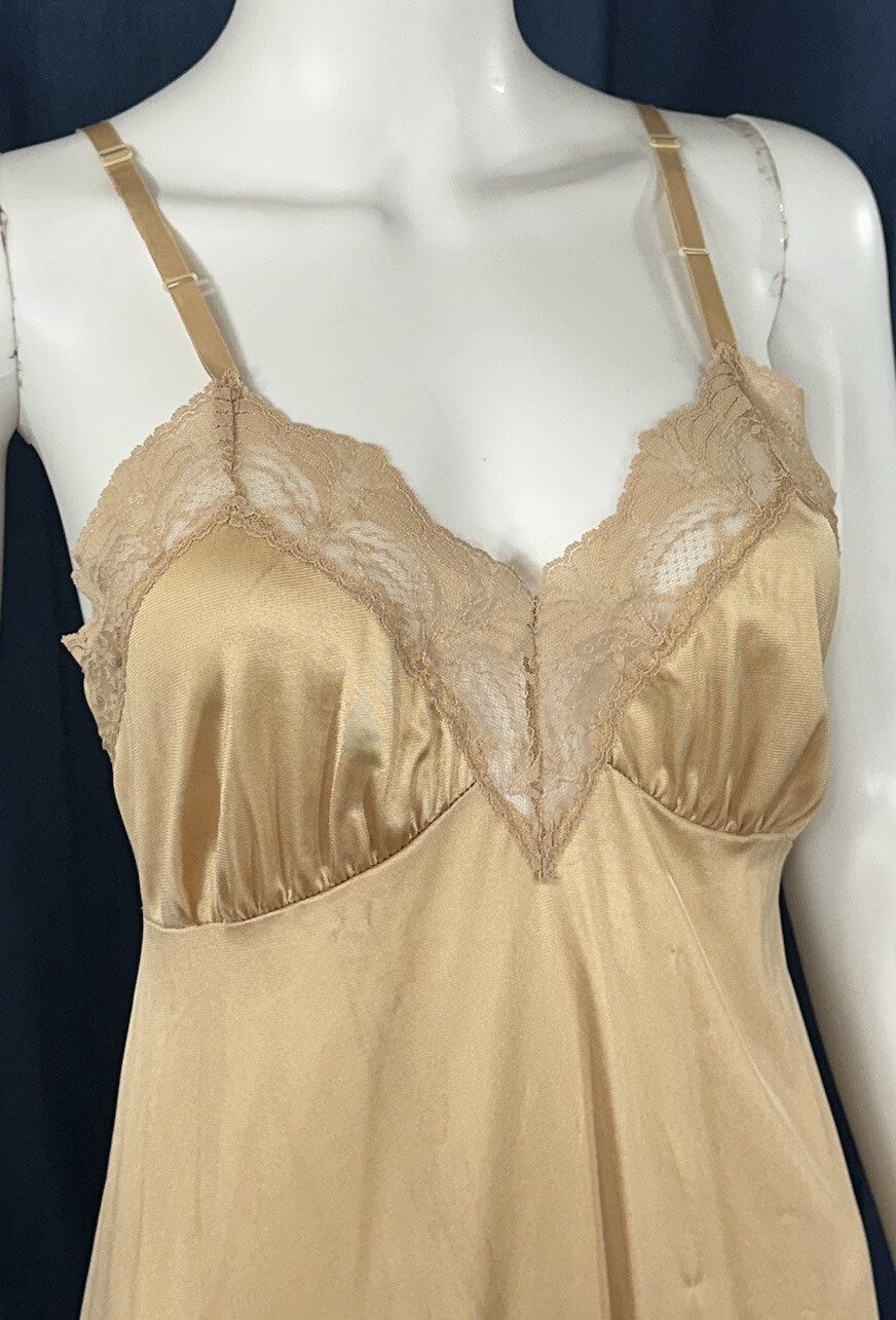 Small Romantic Nightgown Lace Nylon Lingerie Tan Beige Lace Gotham Vtg Babydoll