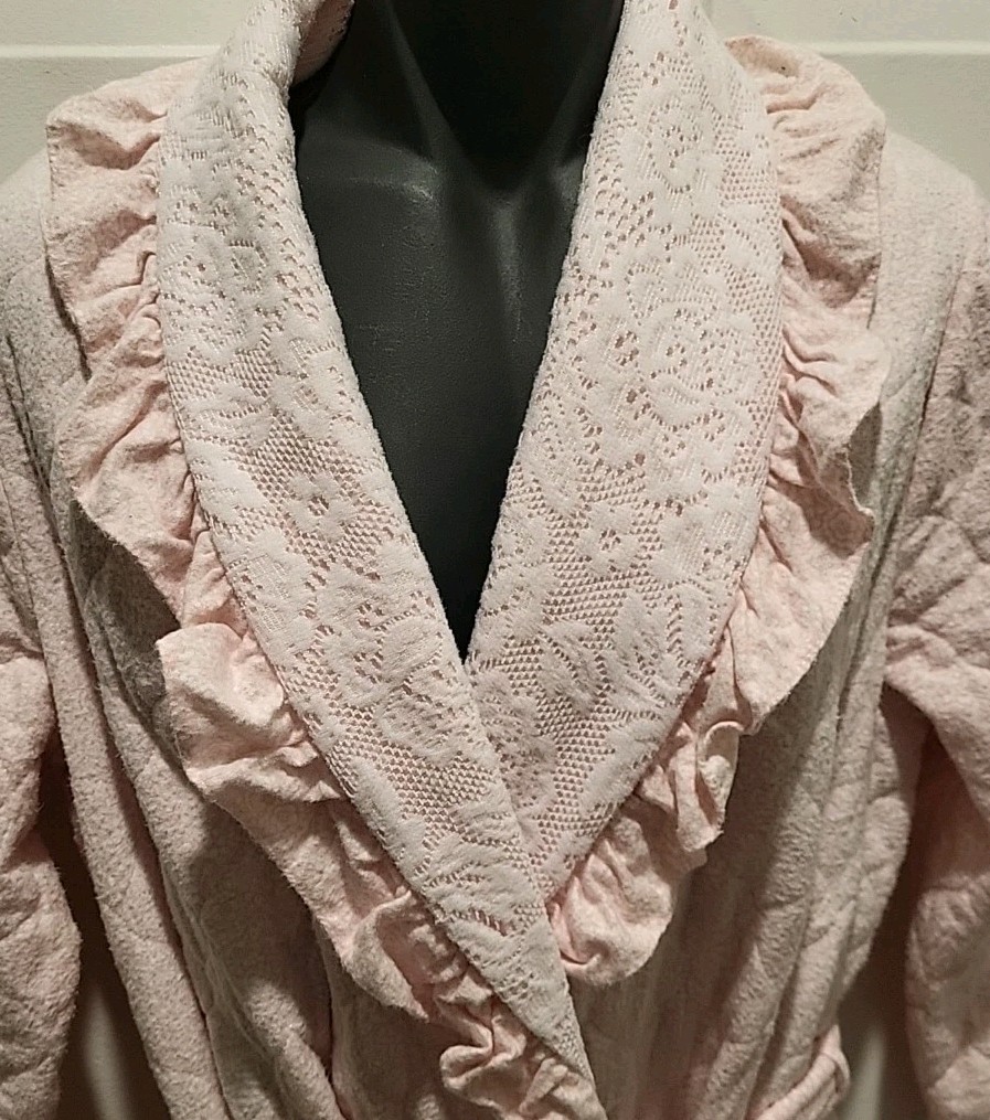 vintage 70s jennifer dale Pink long quilt robe Size L