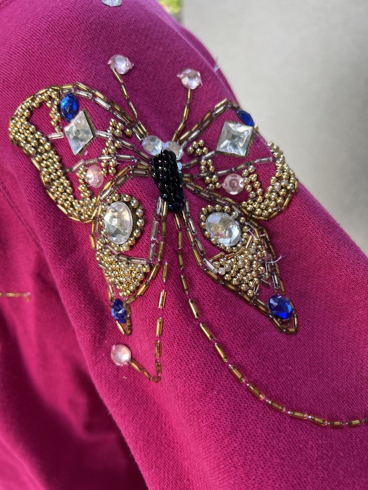 Vtg glam sweatshirt top Raspberry pink butterfly beaded Sz M Eminent