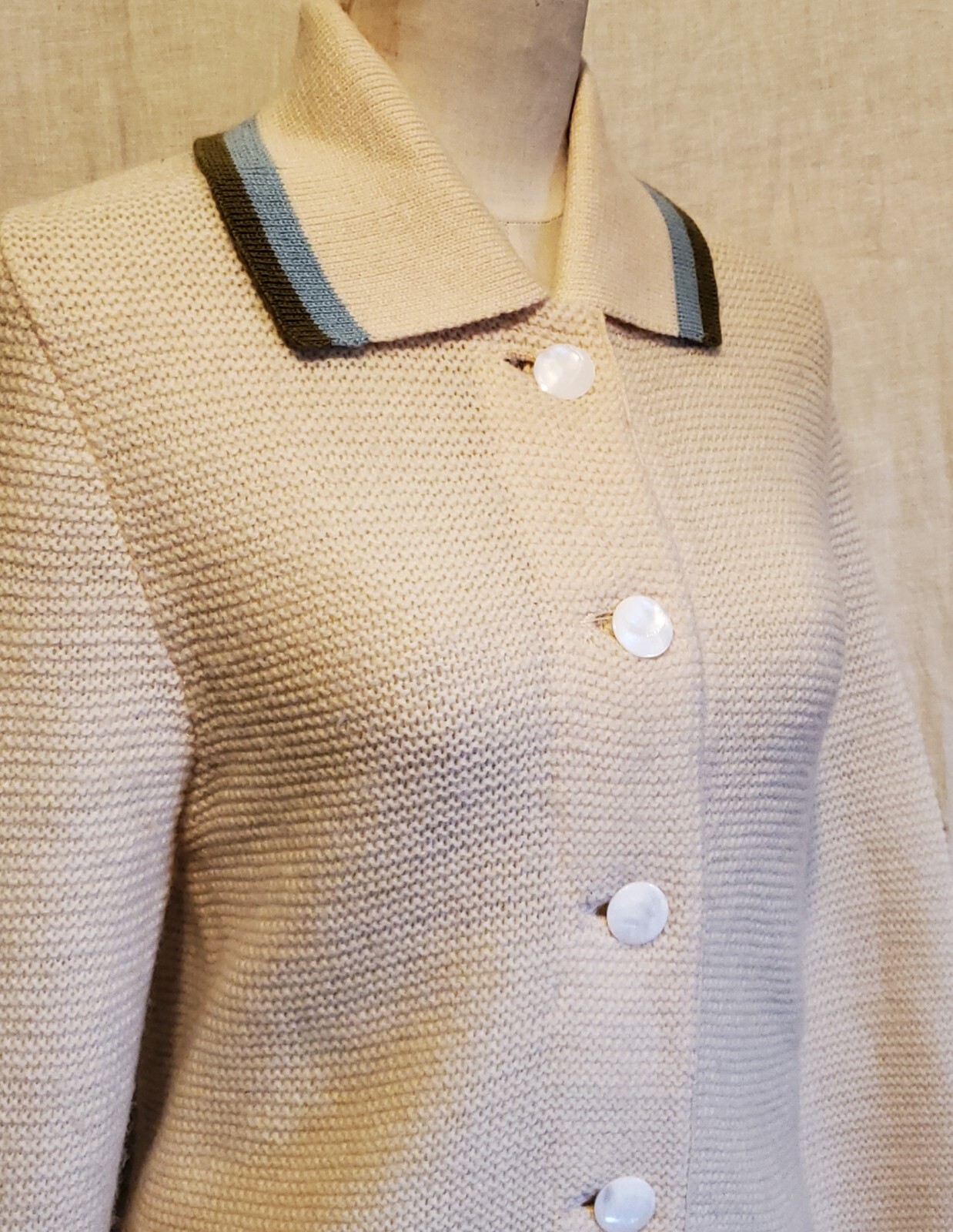 VGT 60s Iconic Catalina Wool White Mod Cardigan w Mother of Pearl Buttons M