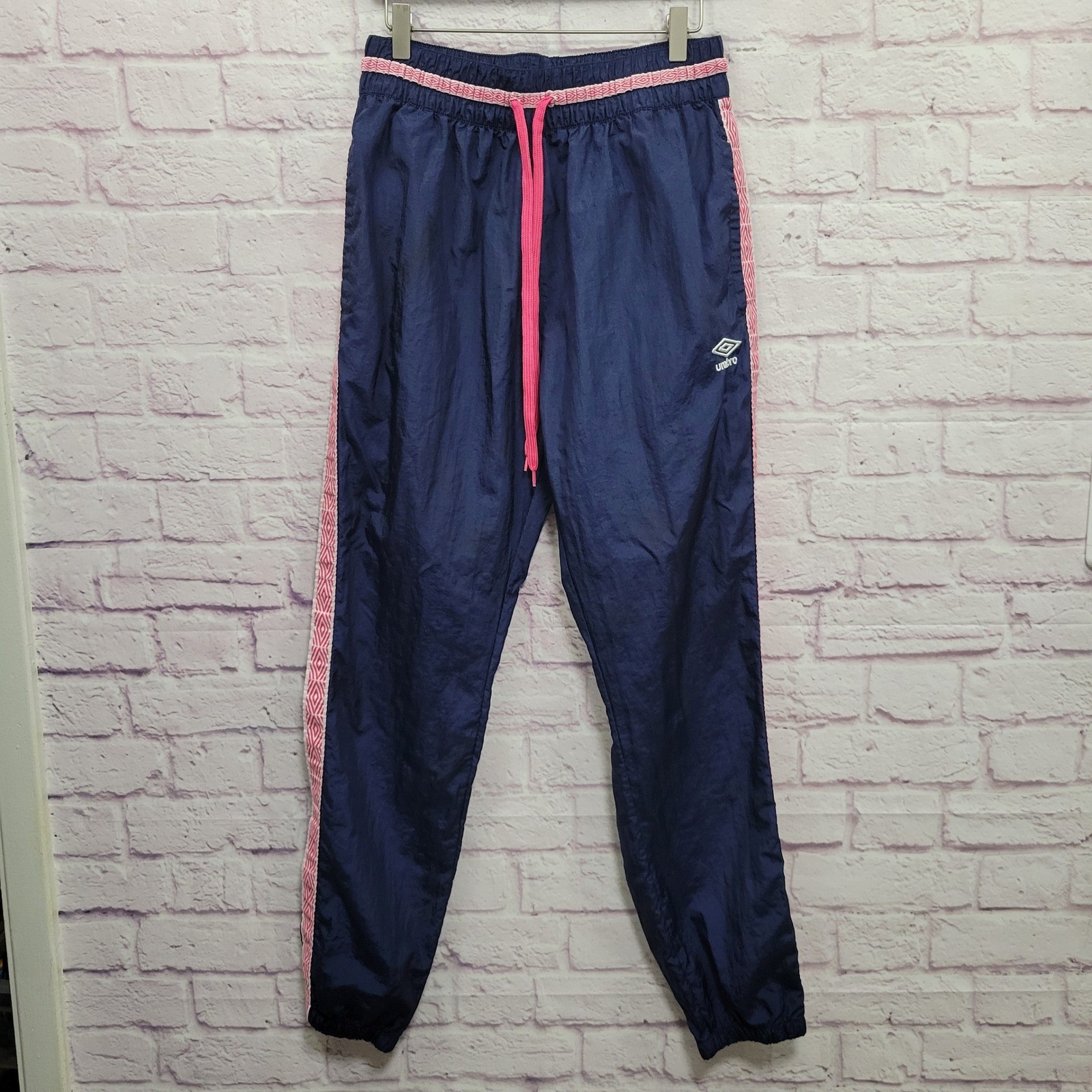 VTG Umbro 100% Nylon Track Pants Womens M Pink Tape Retro Sportswear Gorpcore