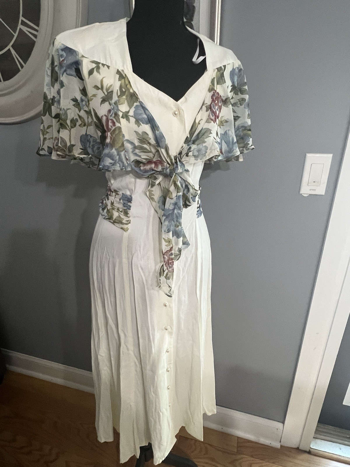 DBY | Off White & Floral Dress | Size 3