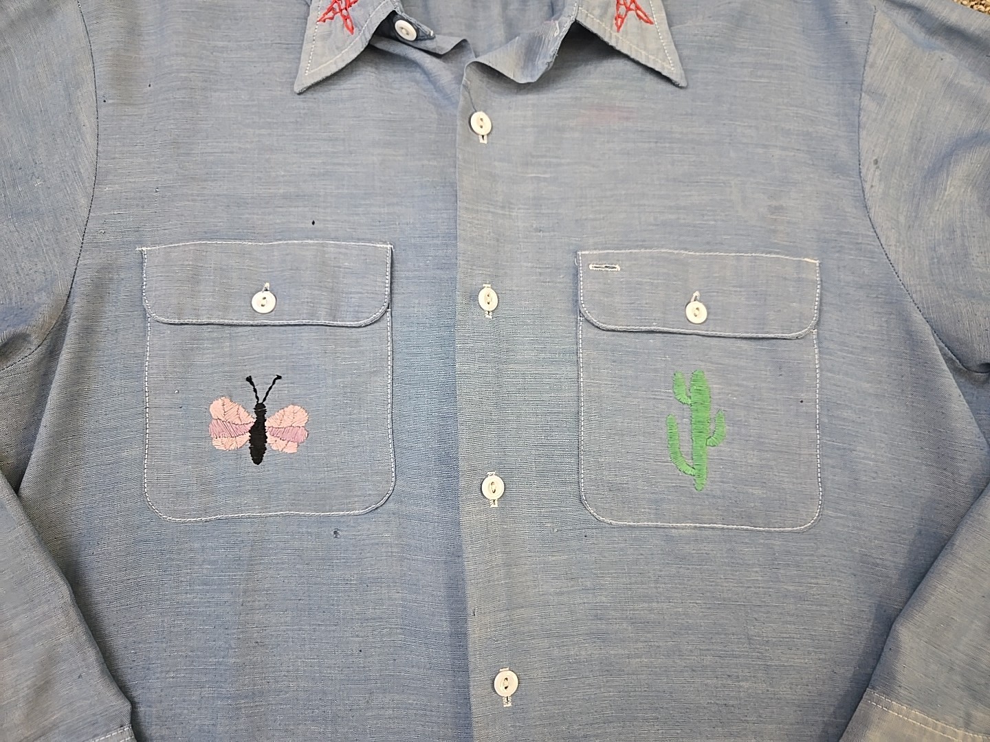 Big Mac Vtg 60s 70s Hand Embroidered Chambray Button-Up Shirt Womans Sz Large