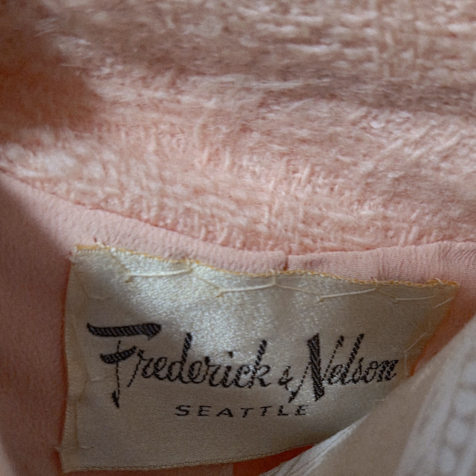 Vintage DAVIDOW PINK Skirt Suit 2 pc Set Small Frederick & Nelson Jackie O 60s