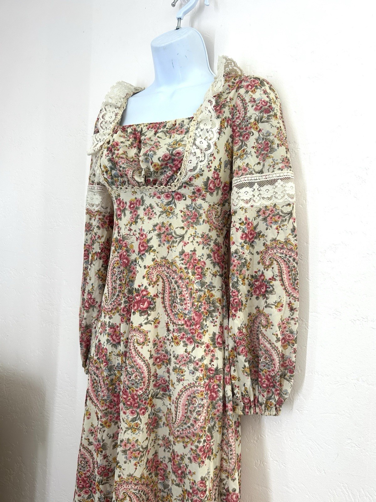 Vintage 70s Handmade Floral Paisley Lace Boho Peasant Maxi Dress Size S