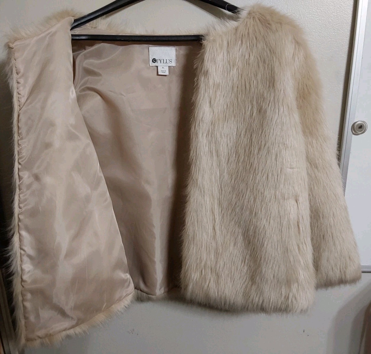 Stylus Faux Fur Elegant Hip Length Coat Cream Long Pile Size XL Casual Wear