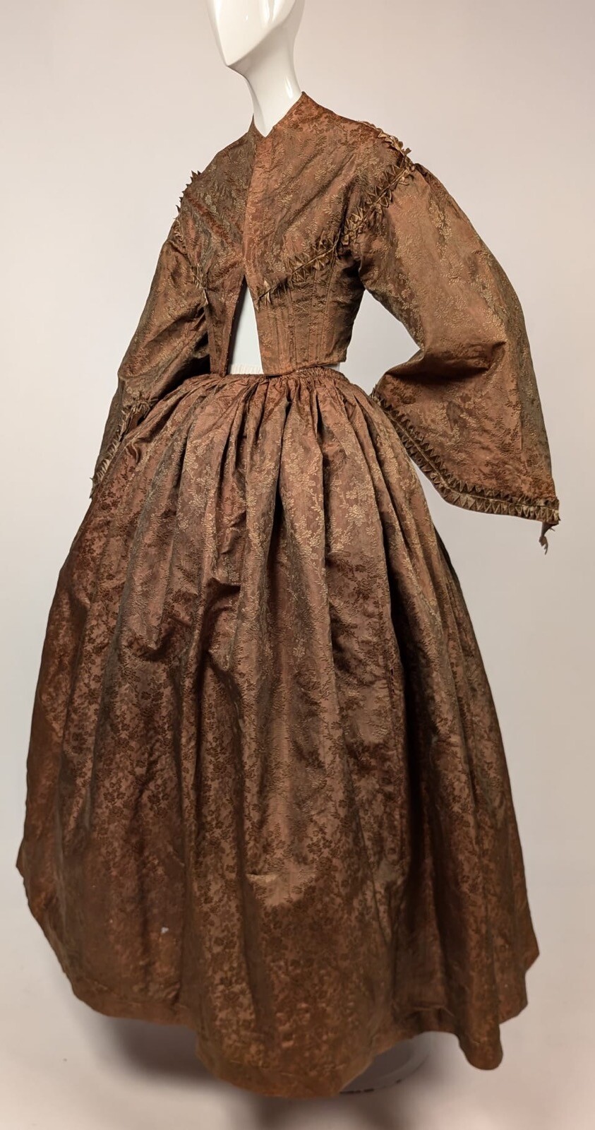 CIVIL WAR ERA 1860’S FIGURED SILK DRESS W VELVET TRIM + OVERSIZED PAGODA SLEEVES