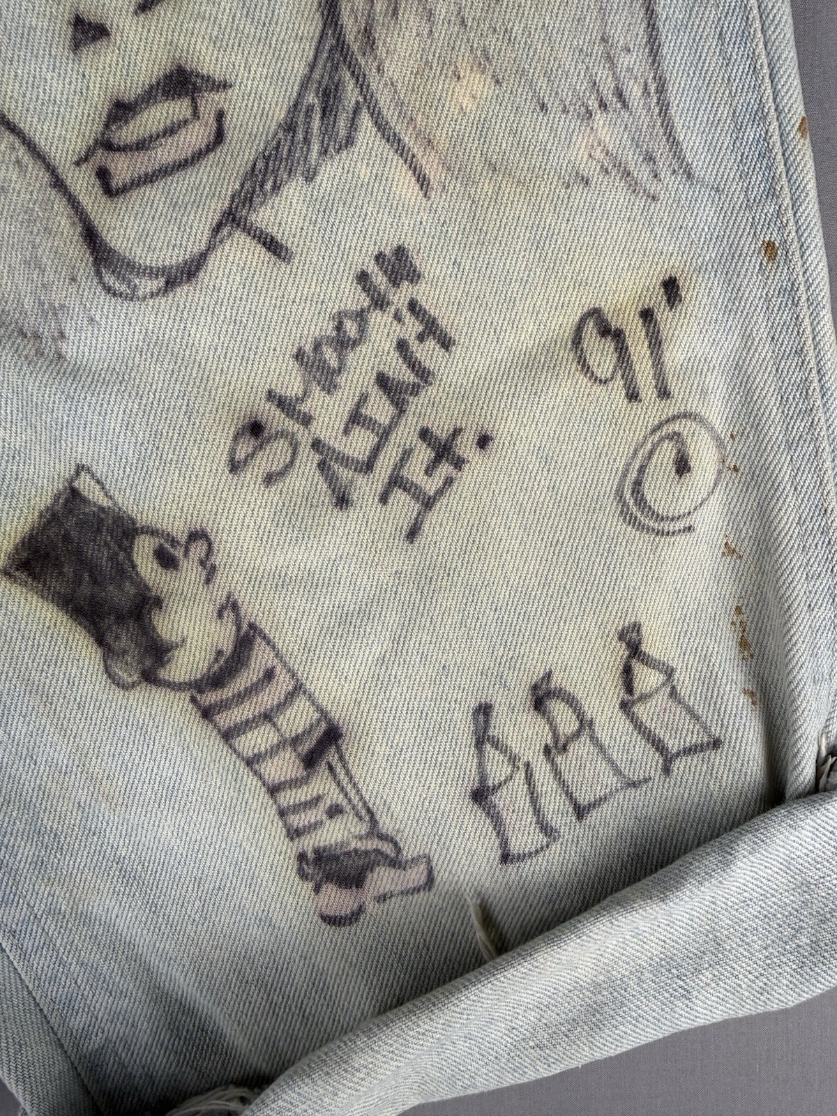 90’s VINTAGE Lee Riders Senior Denim Shorts Size 9 Women Hand Drawn RARE