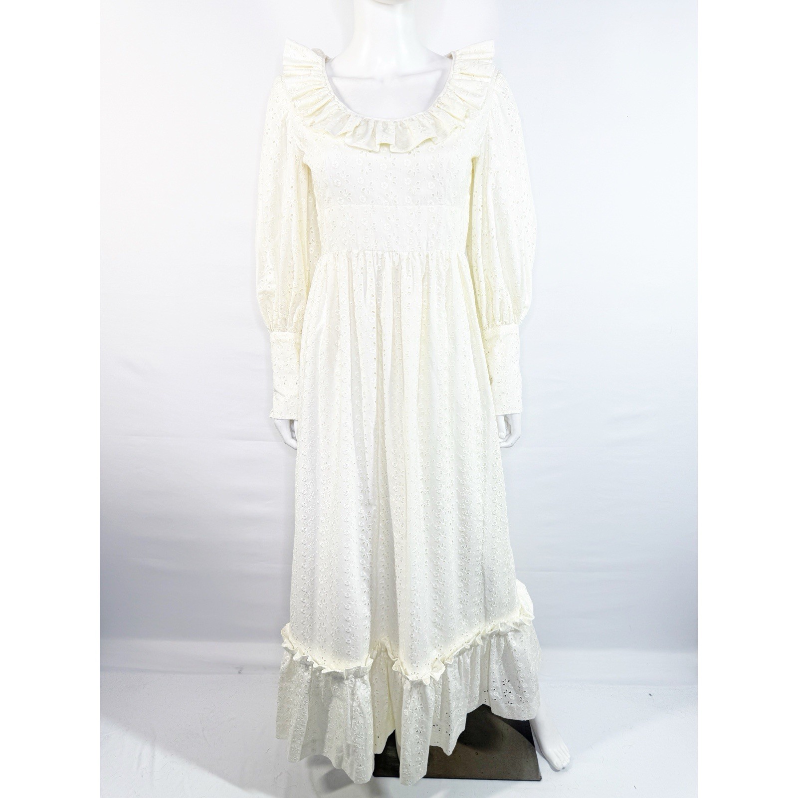 Handmade 70s Wedding Dress Size 2/4 Eyelet Embroidery Bridal Formal Evening