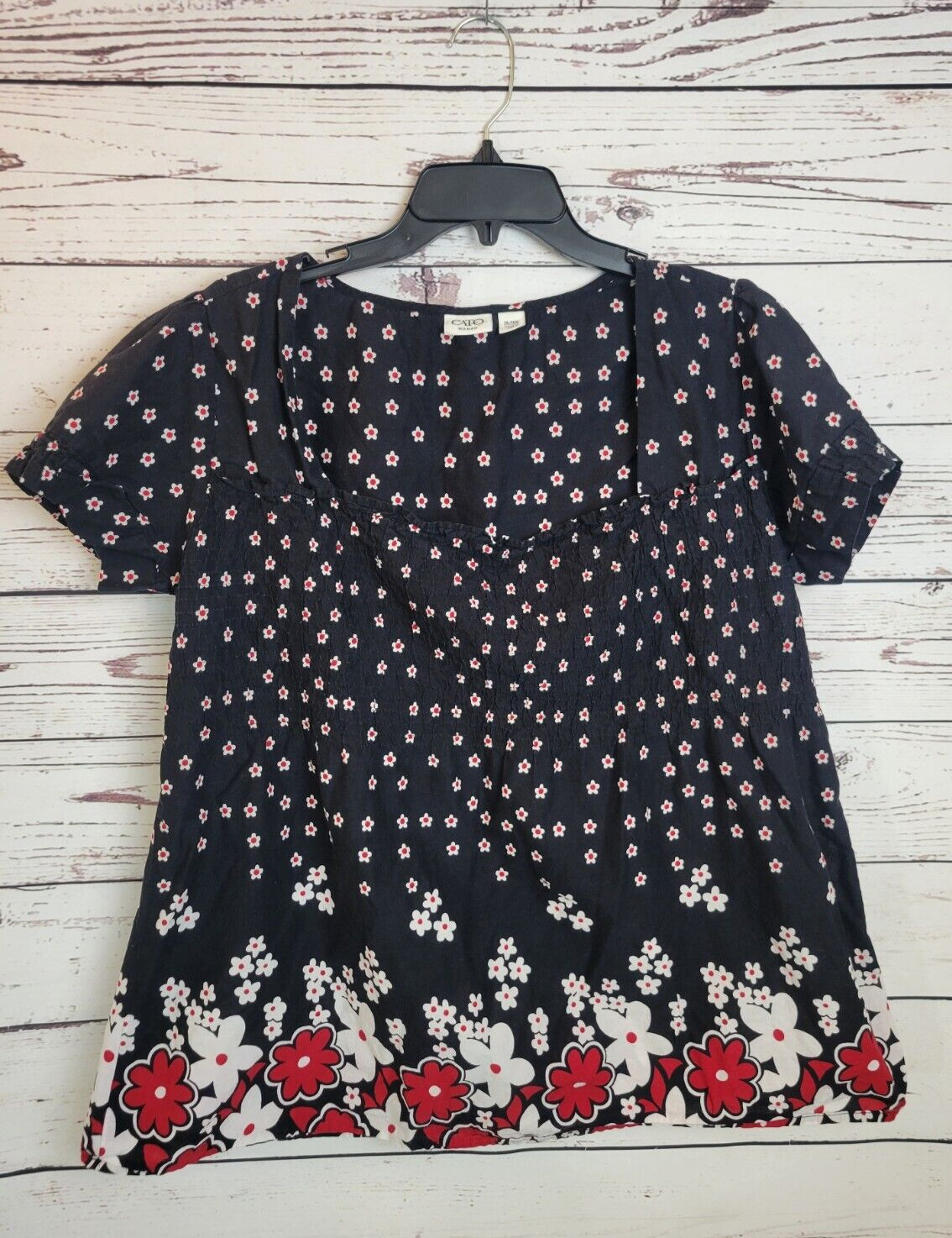 Cato Black Red Floral Square Neck Smocked Short Sleeve Top Women’s Size 14/16