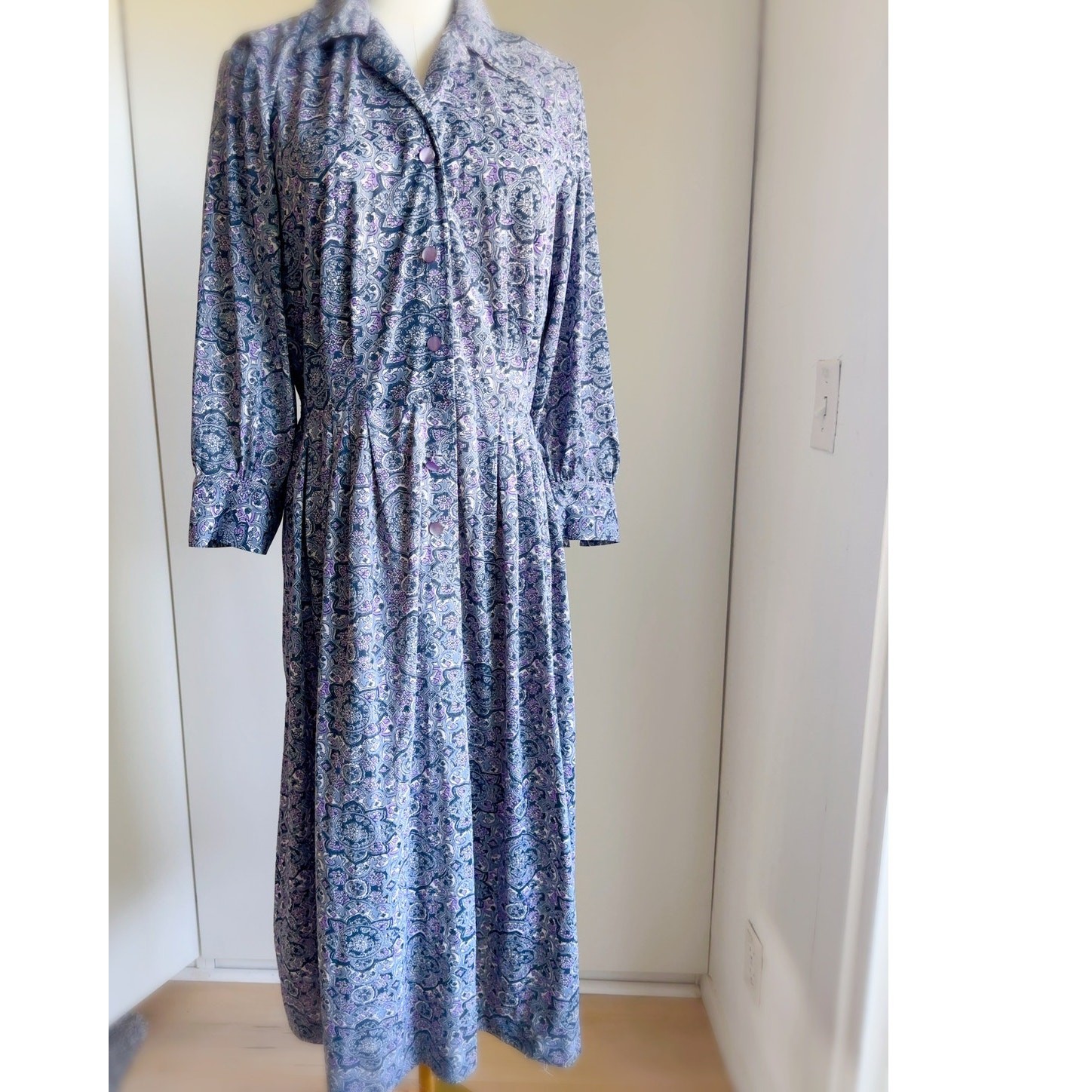 Vintage 70s Womens Dress Graphic Print Size M Gray Purple Day Dress Retro