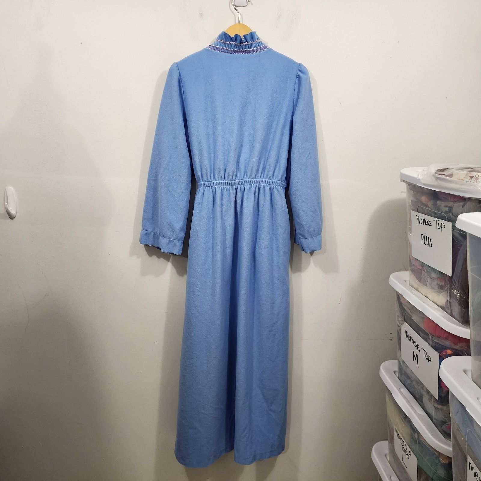 Vintage Famous Bodies Blue Terry Cloth Maxi Robe Ruffled Neckline Tie Waist Sz L